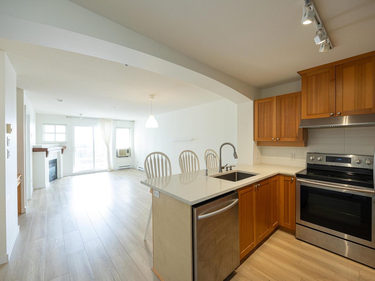 1420 Parkway Boulevard #208, Coquitlam, BC V3E 3J6