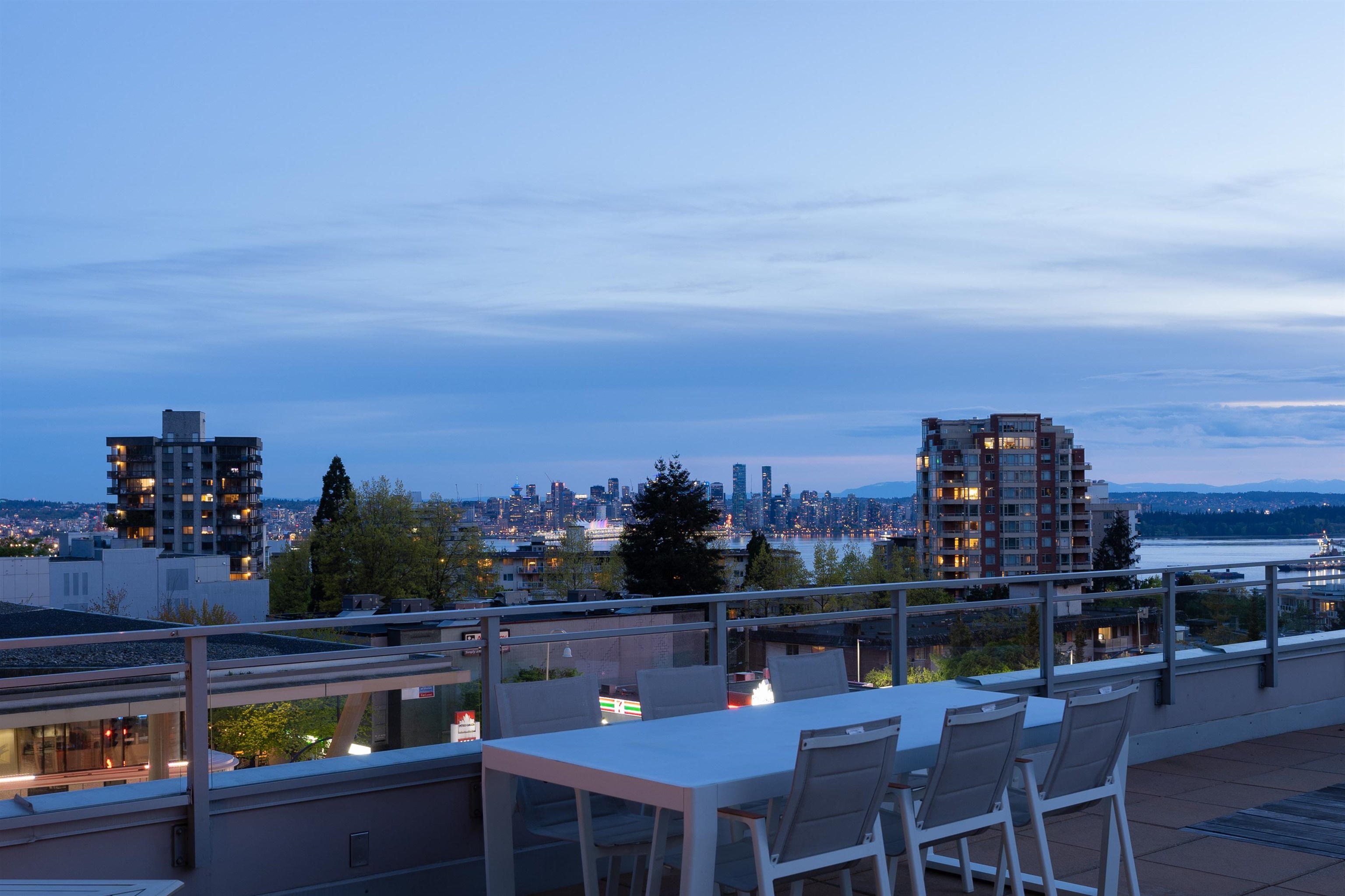 112 13th Street East #306, North Vancouver, BC V7L 0E4