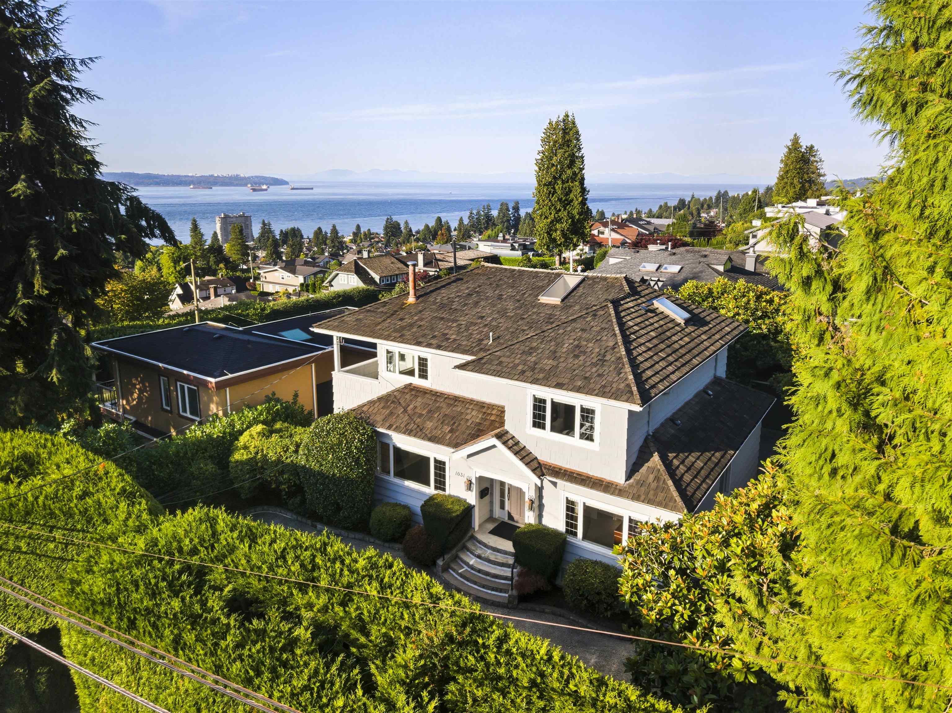 22nd Street, West Vancouver, BC V7V 4E2