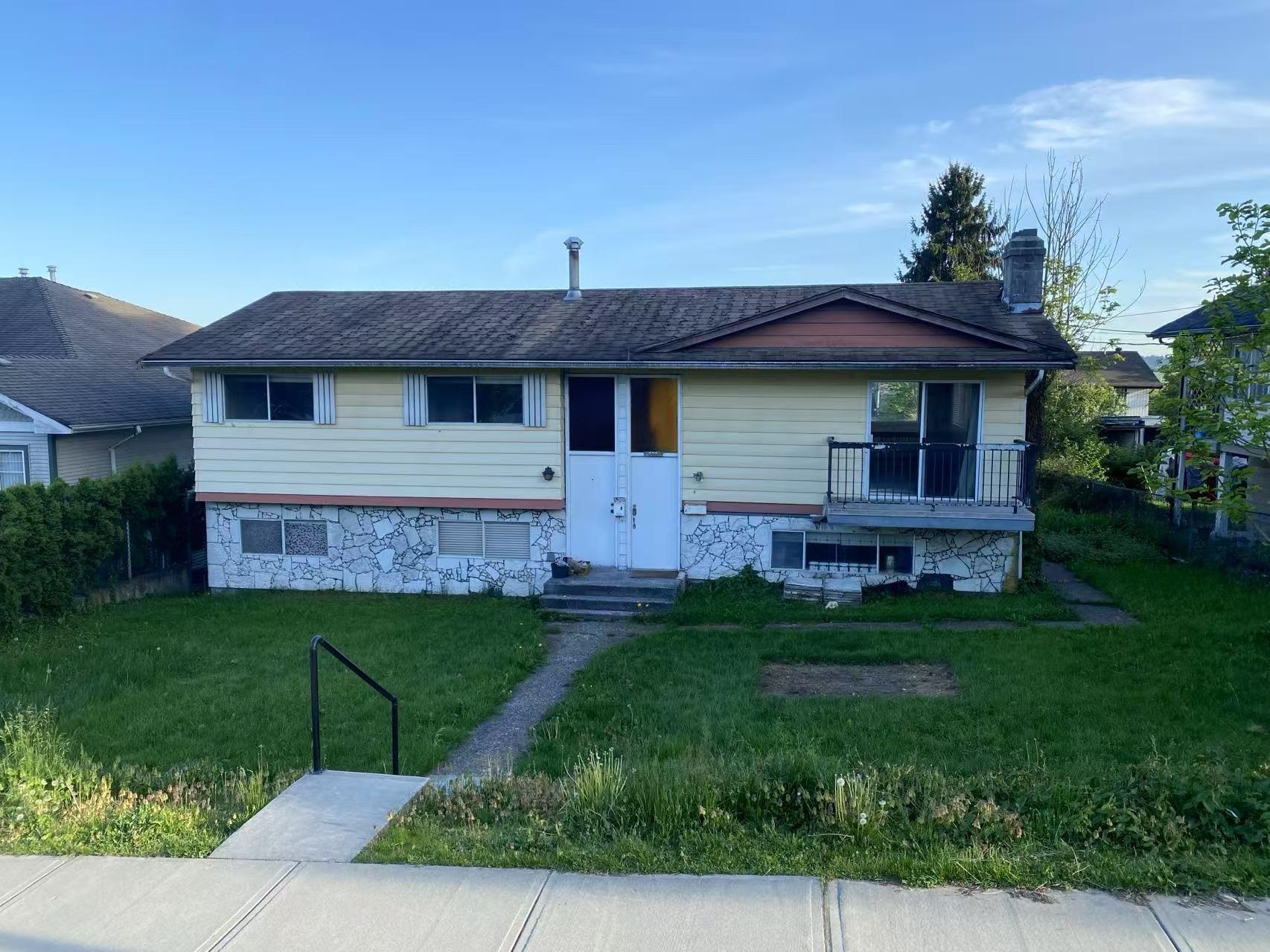 920 Harris Avenue, Coquitlam, BC V3K 1S1