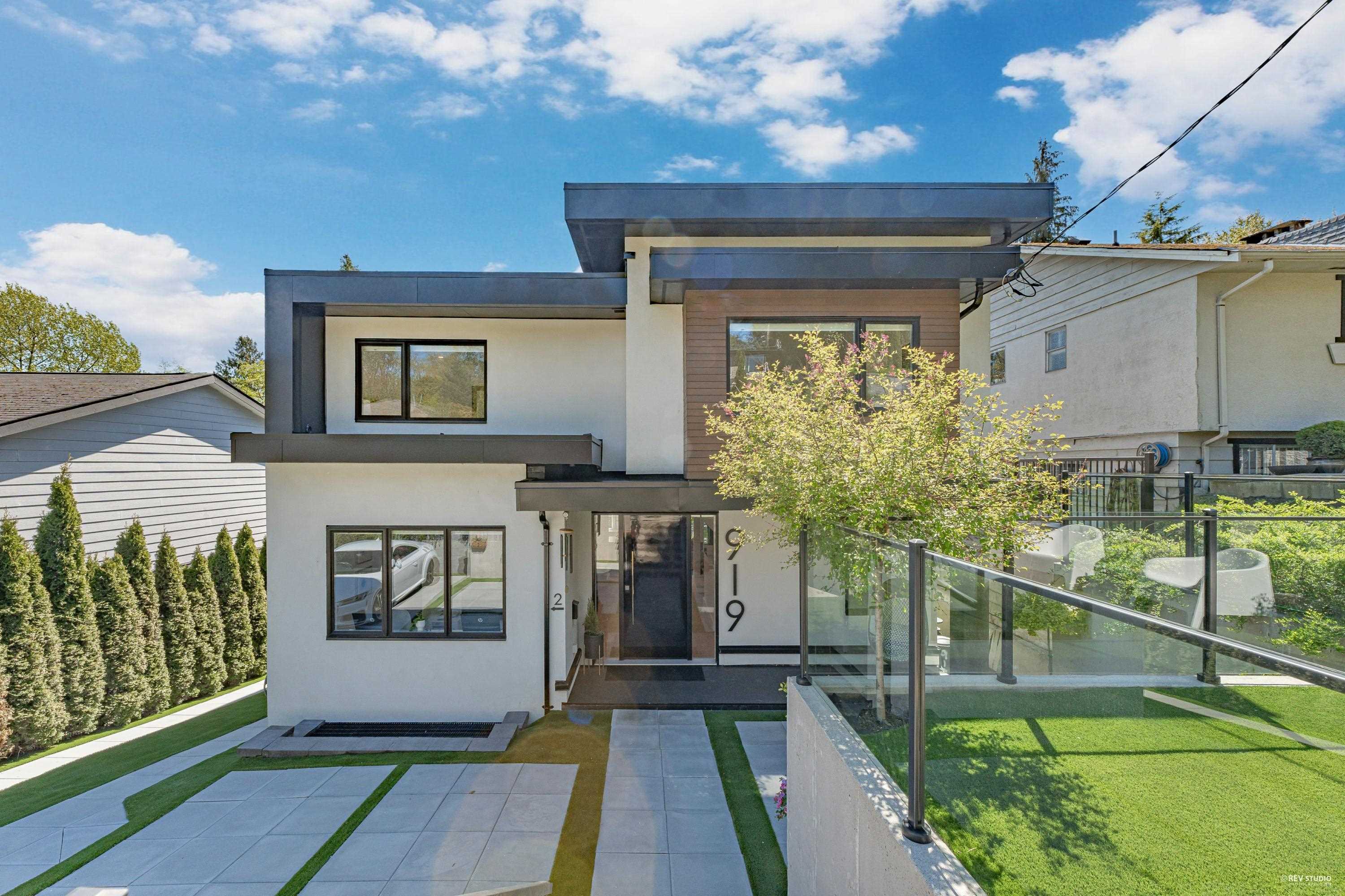 919 4th Street East, North Vancouver, BC V7L 1K3