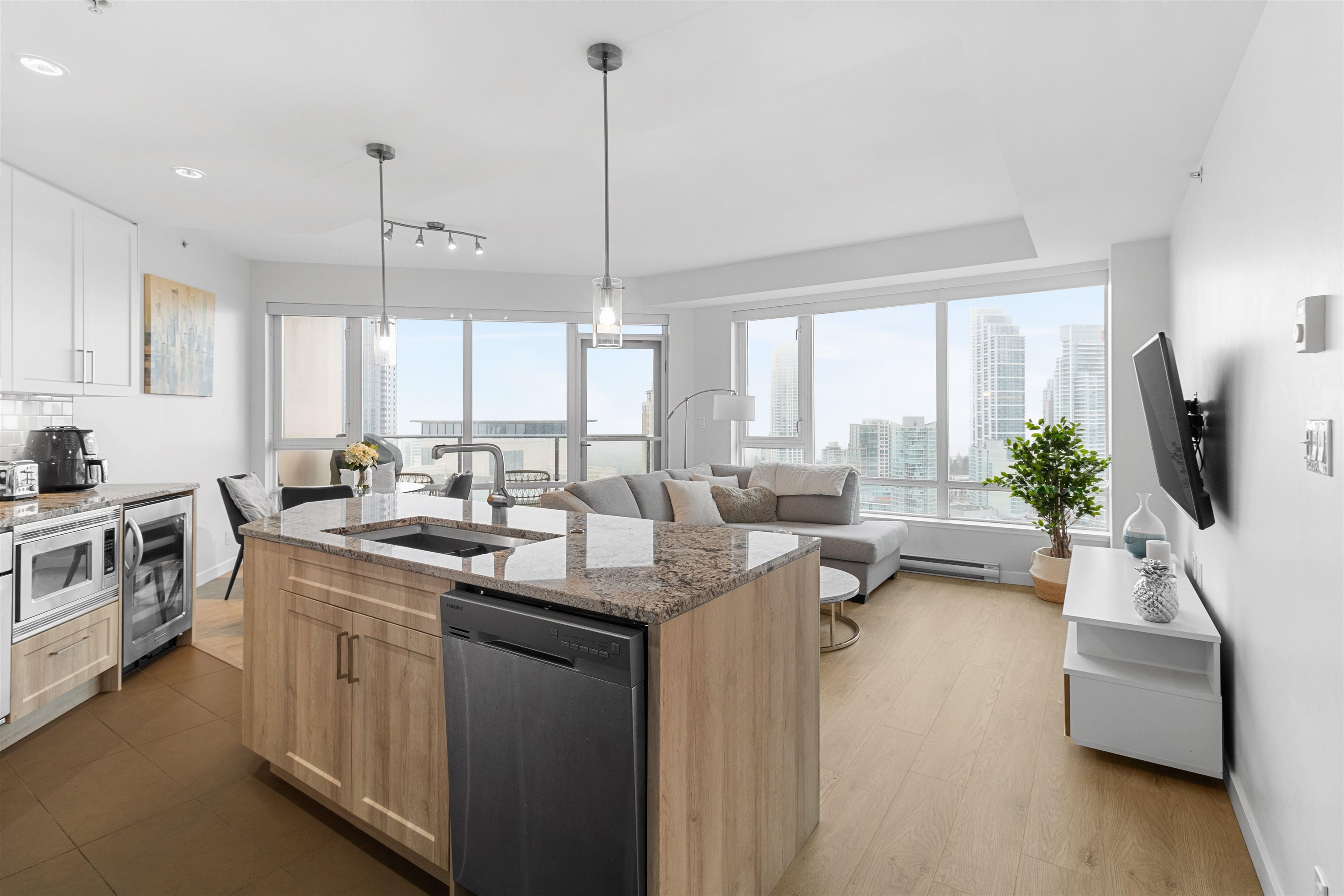 6188 Wilson Avenue #2505, Burnaby, BC V5H 0A5