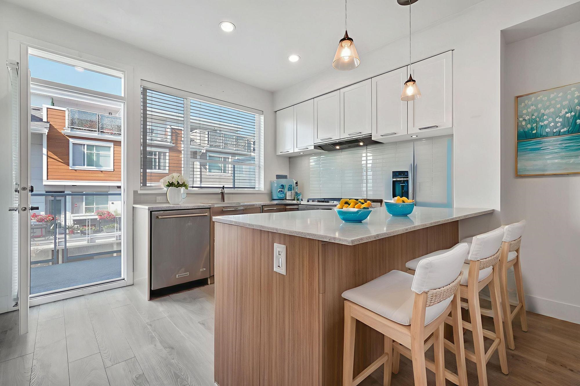 2978 159 Street #3, Surrey, BC V3Z 0R1