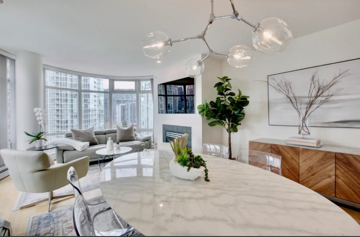 1199 Marinaside Crescent #1205, Vancouver, BC V6Z 2Y2