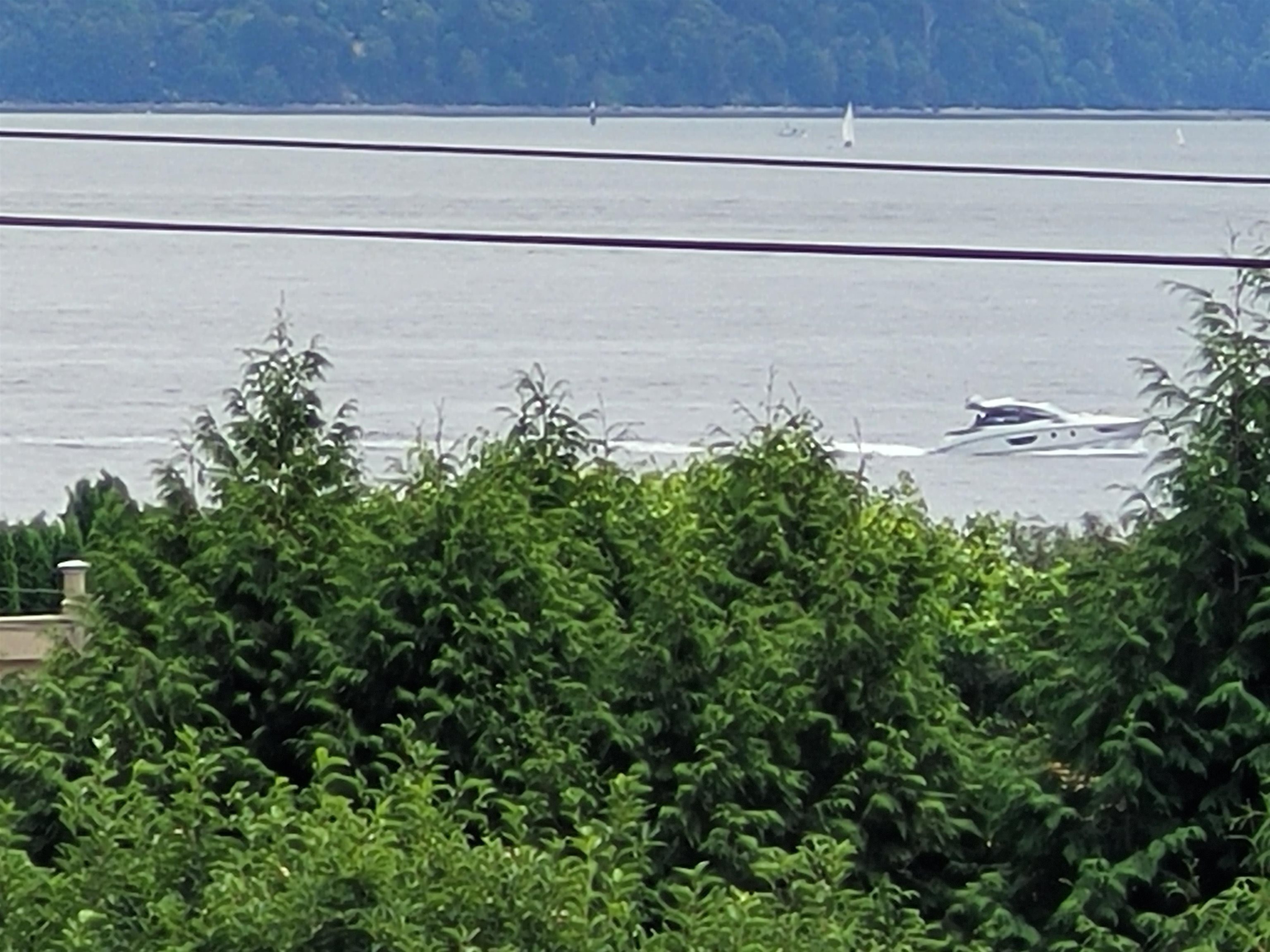 4405 Marine Drive, West Vancouver, BC V7W 1N8