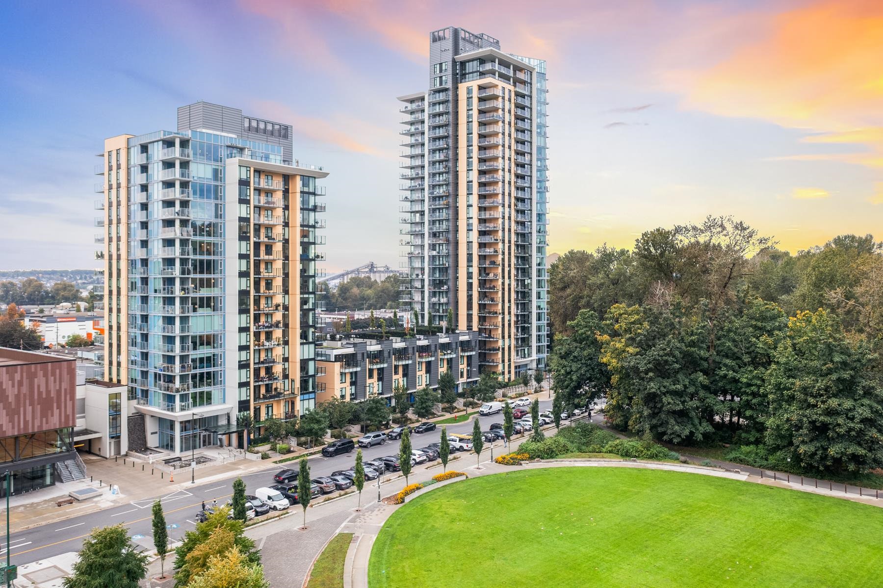 1401 Hunter St #502, North Vancouver, BC V7J 0E2