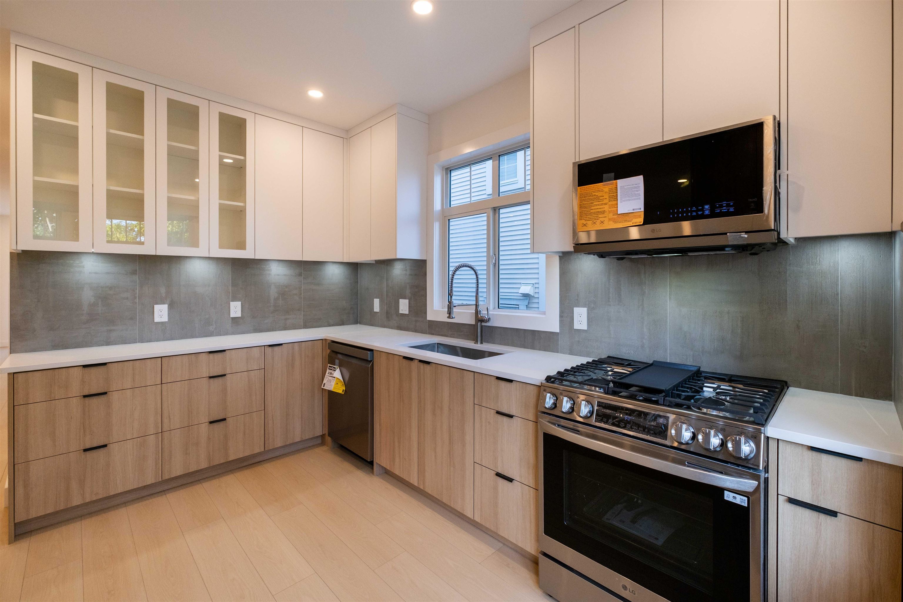 19551 66 Avenue #5, Surrey, BC V4N 0Z5