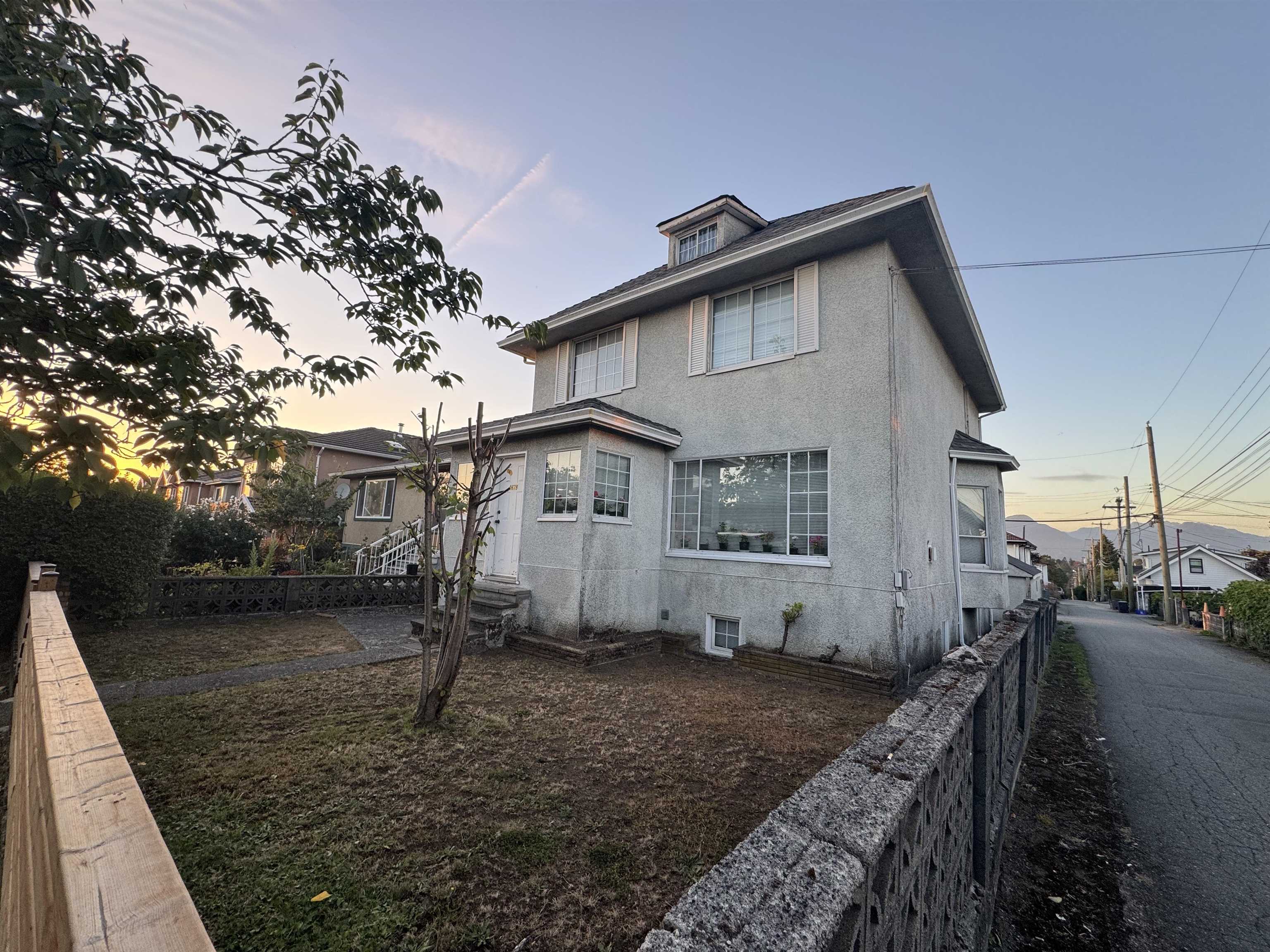 2679 East 22nd Avenue, Vancouver, BC V5M 2X6