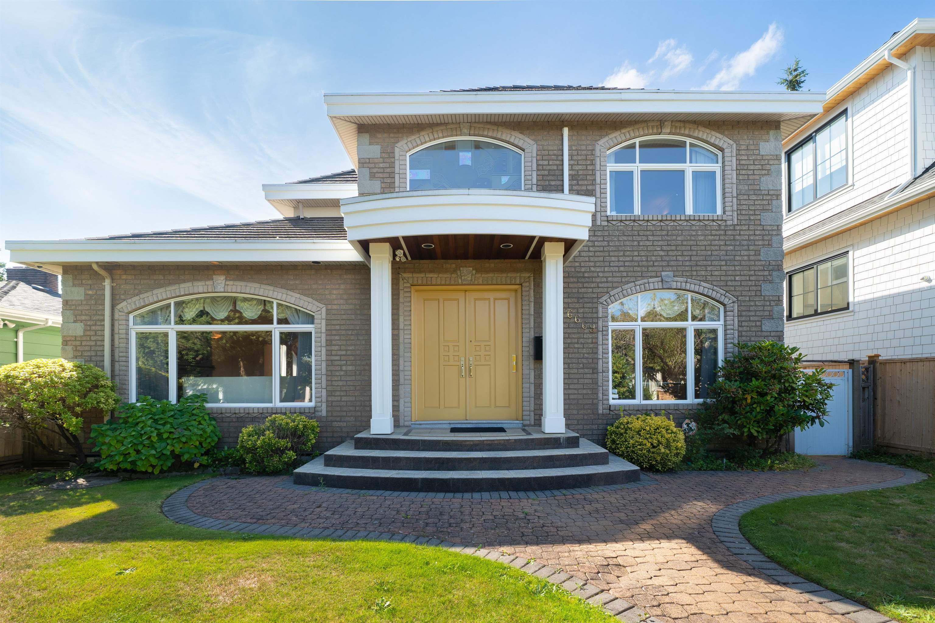6669 Heather Street, Vancouver, BC V6P 3P3