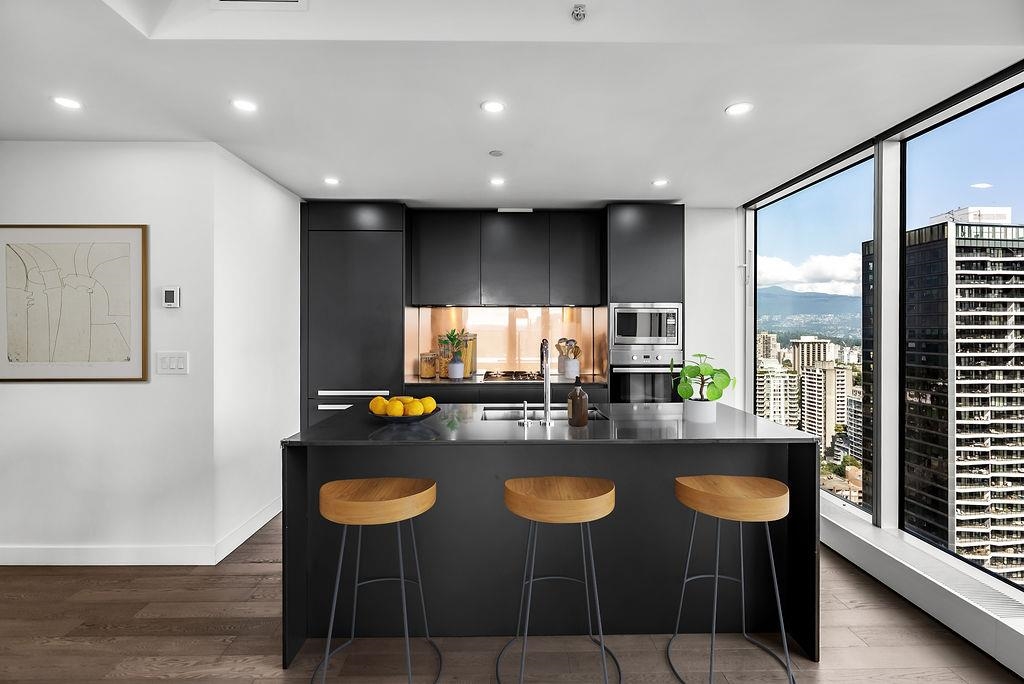1480 Howe Street #4208, Vancouver, BC V6Z 0G5