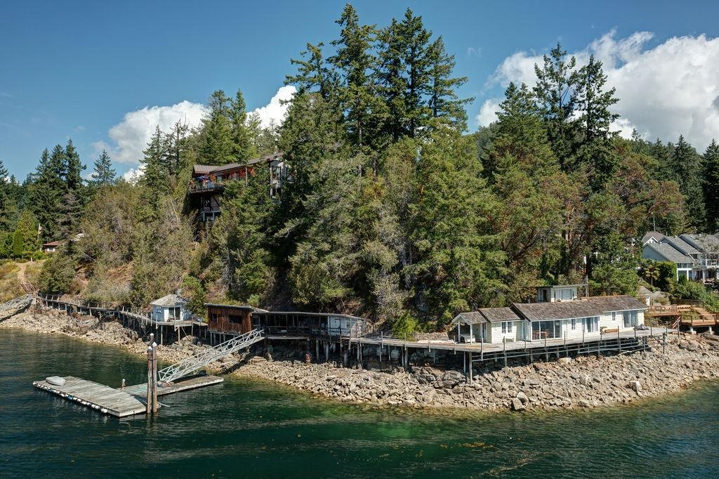 13253 Nield Rd, Garden Bay, BC V0N 1S1