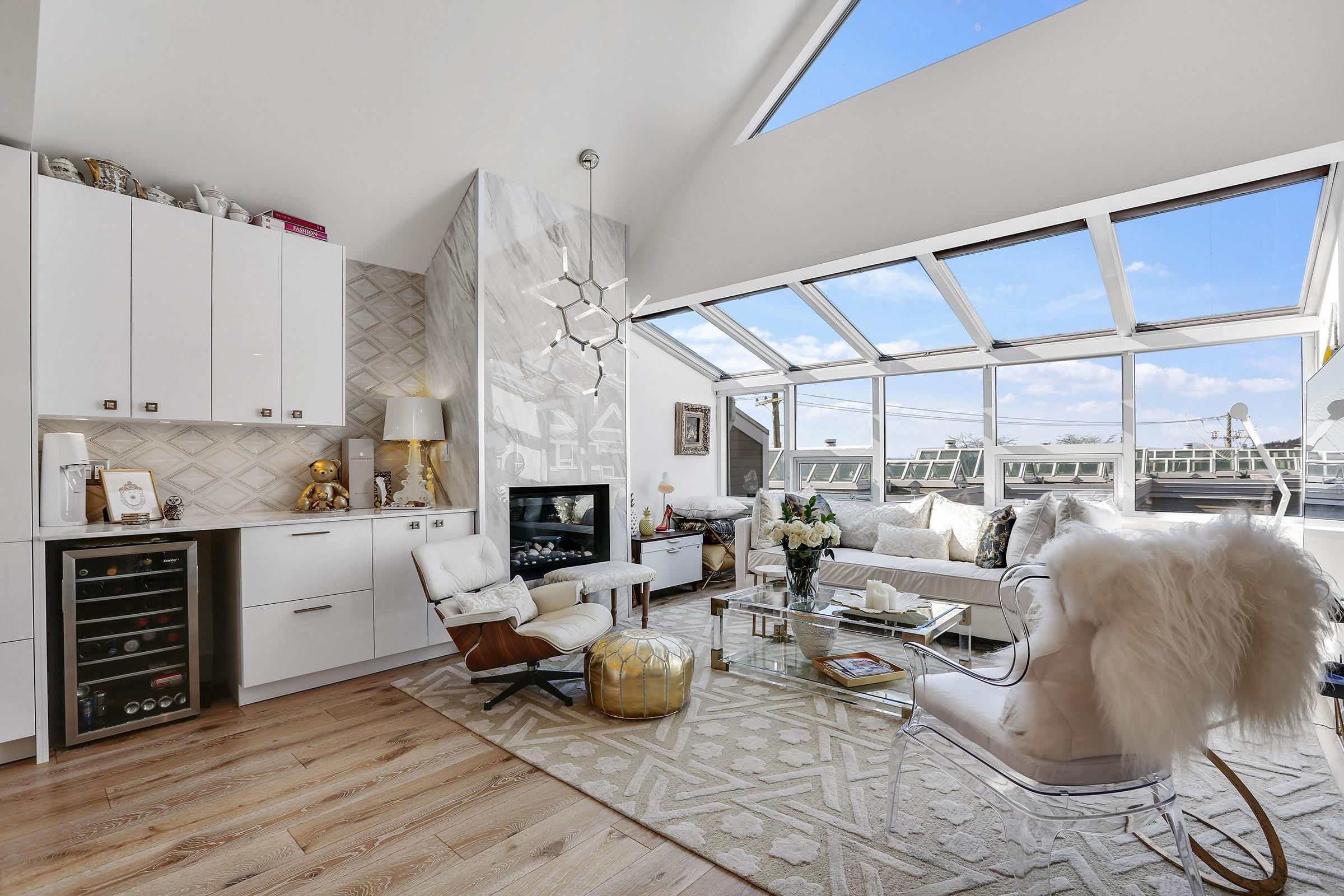 1115 Elm Street, White Rock, BC V4B 3R9