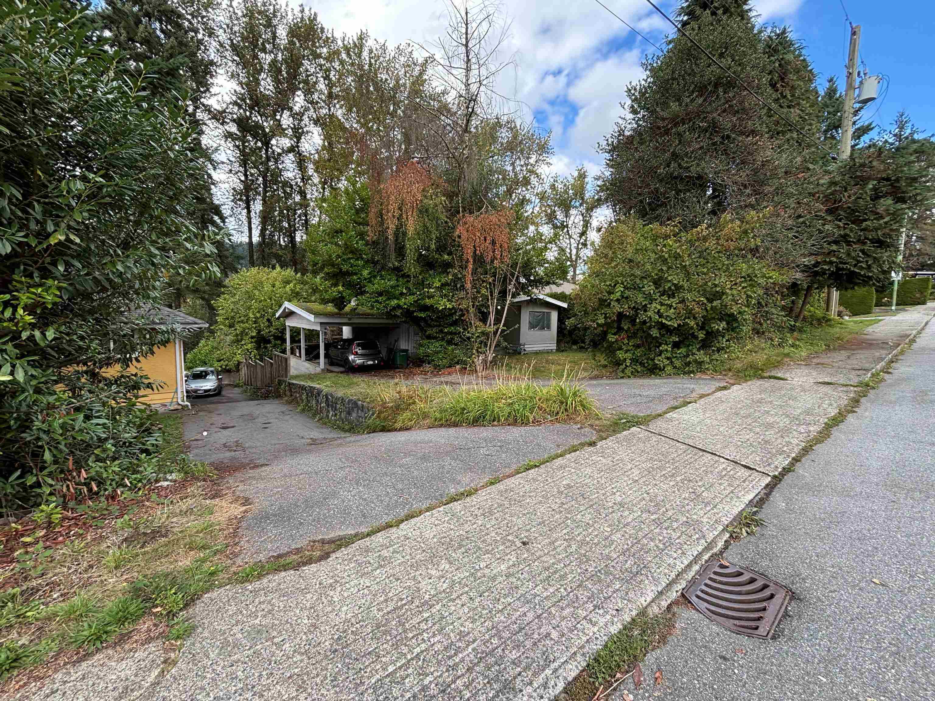 2529 Larkin Court, Burnaby, BC V3J 1E1