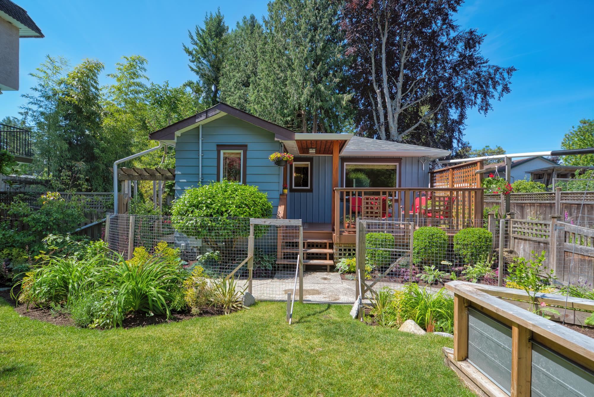 4631 Whitaker Rd, Sechelt, BC V7Z 0E4