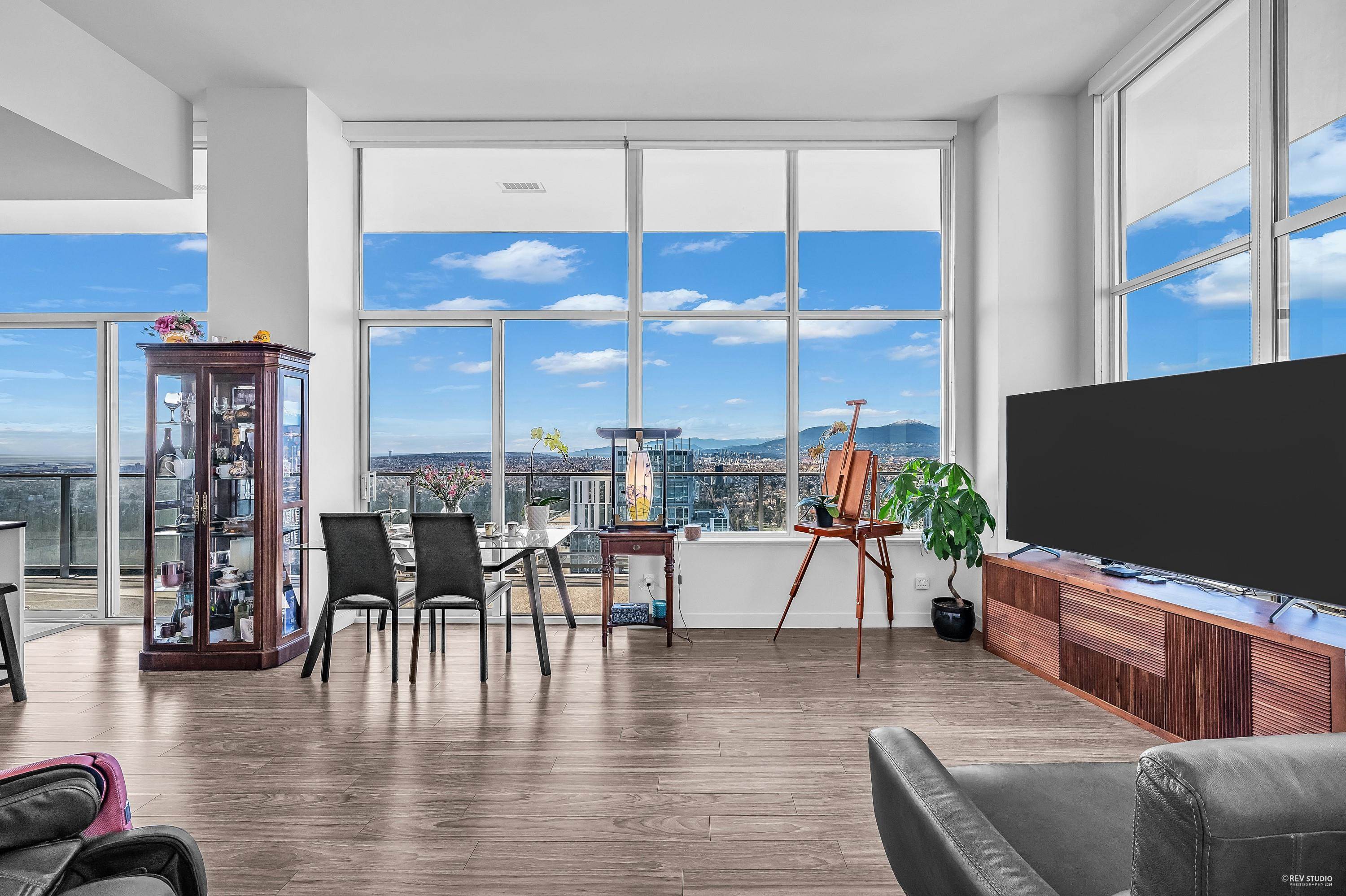6383 Mckay Avenue #4104, Burnaby, BC V5H 0H8