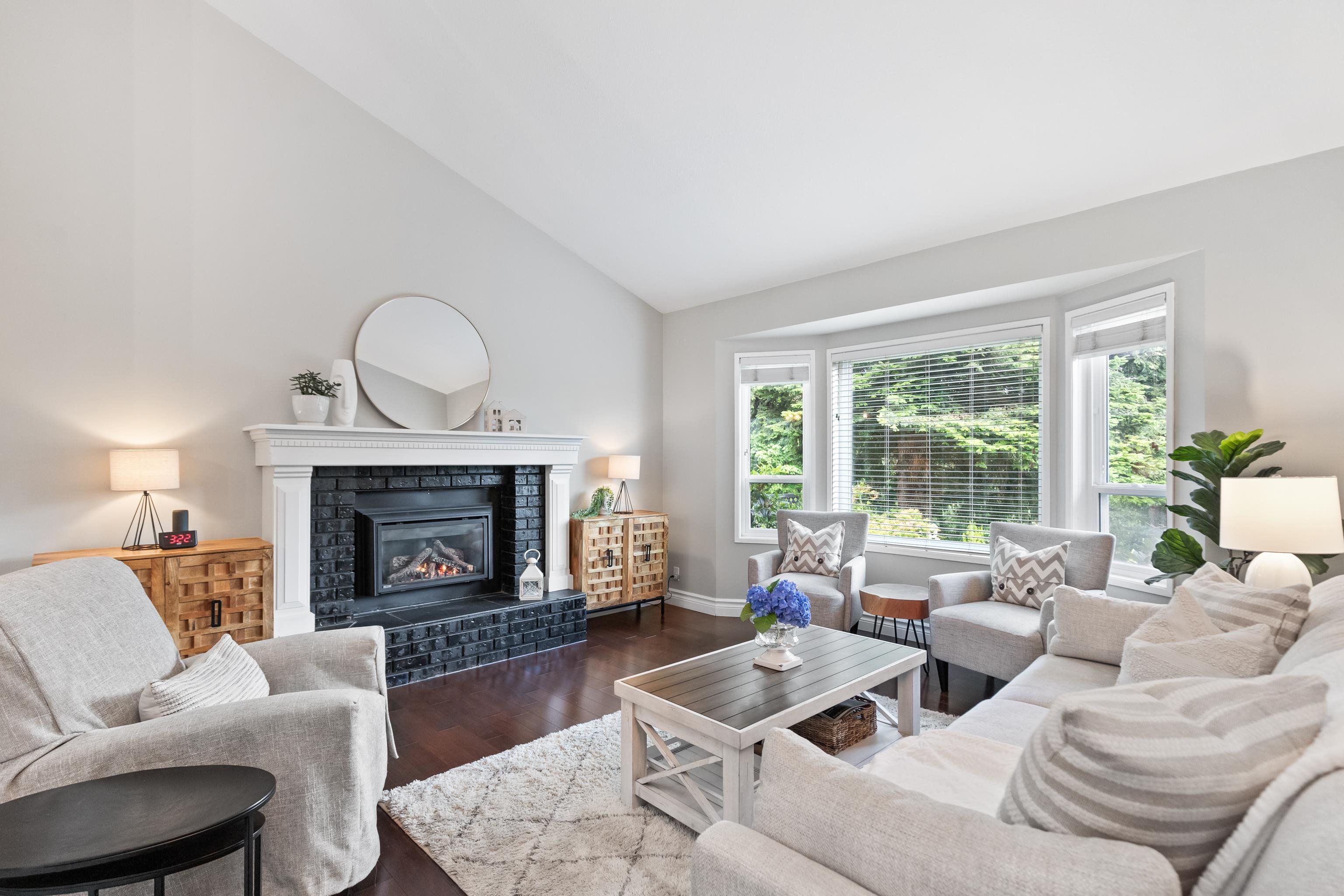 472 Riverview Crescent, Coquitlam, BC V3C 4X9