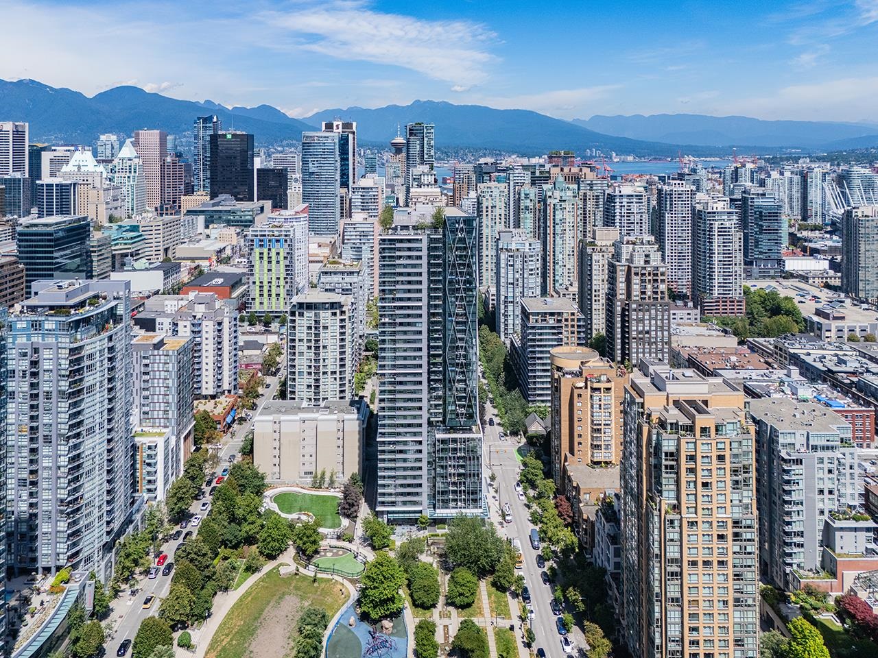 1111 Richards Street #1901, Vancouver, BC V6B 0S3