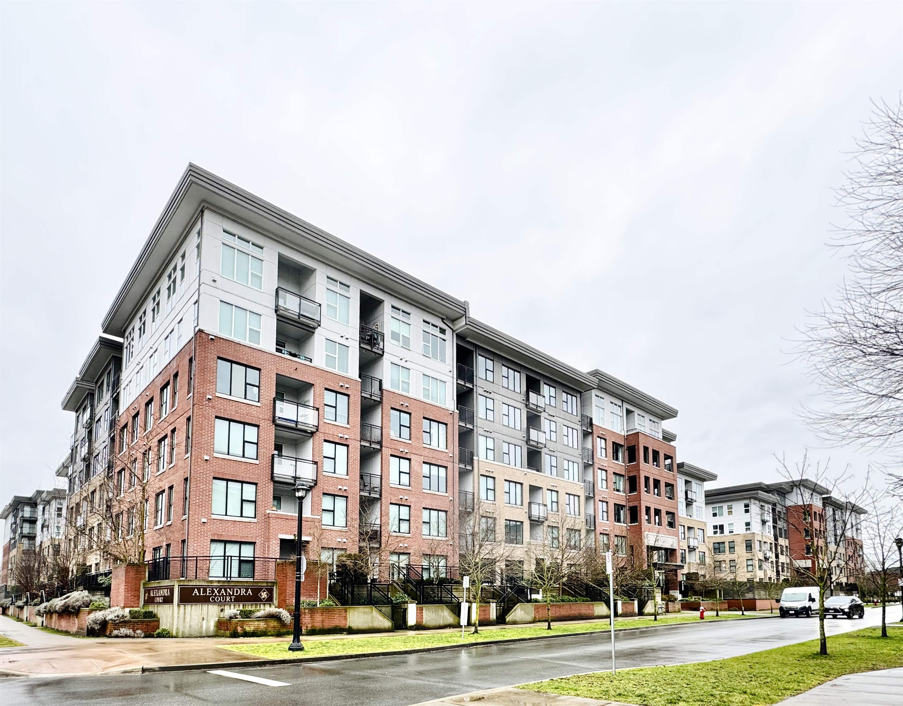 9366 Tomicki Avenue #305, Richmond, BC V6X 0N9