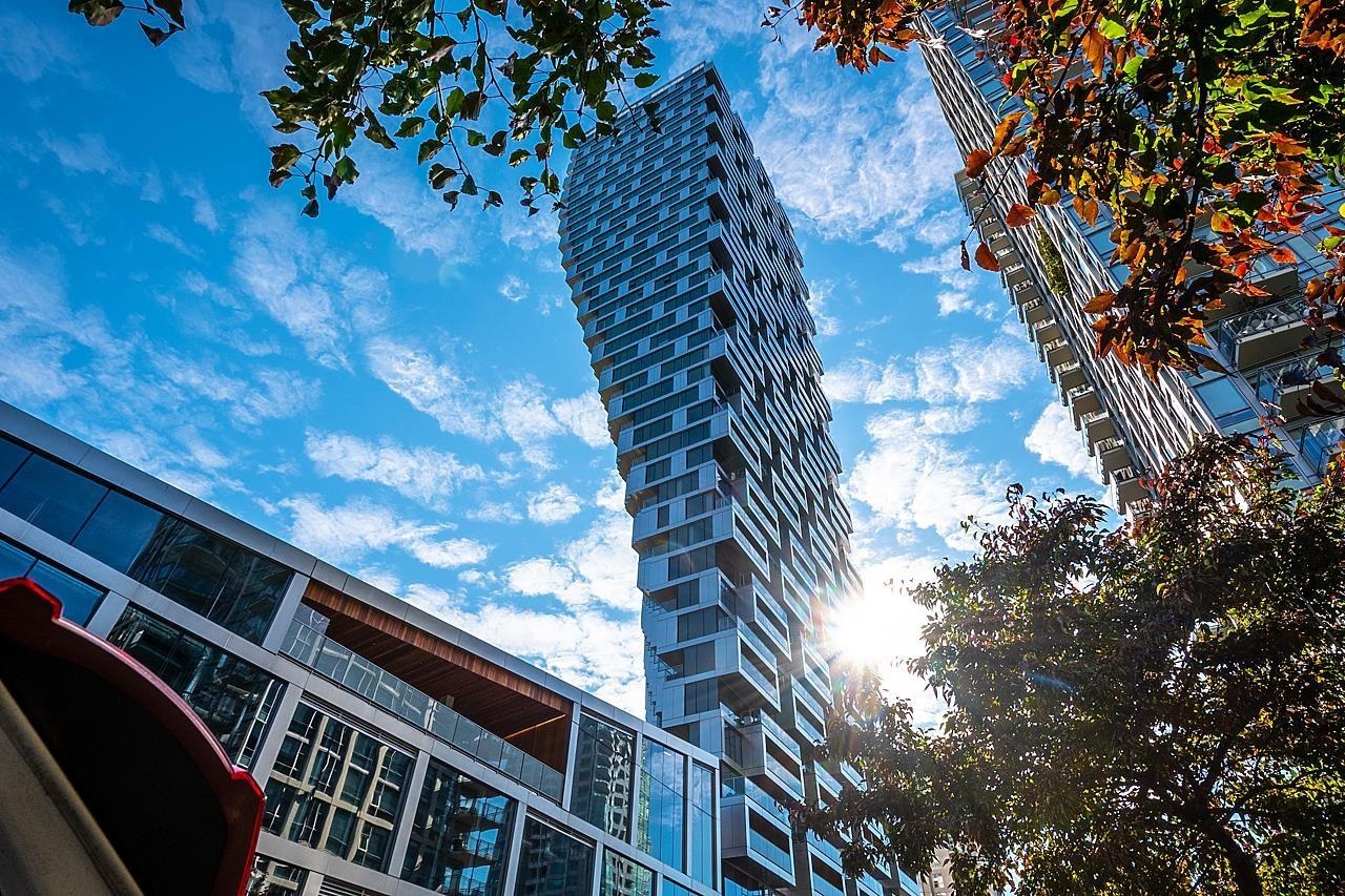 1480 Howe Street #3908, Vancouver, BC V6Z 0G5