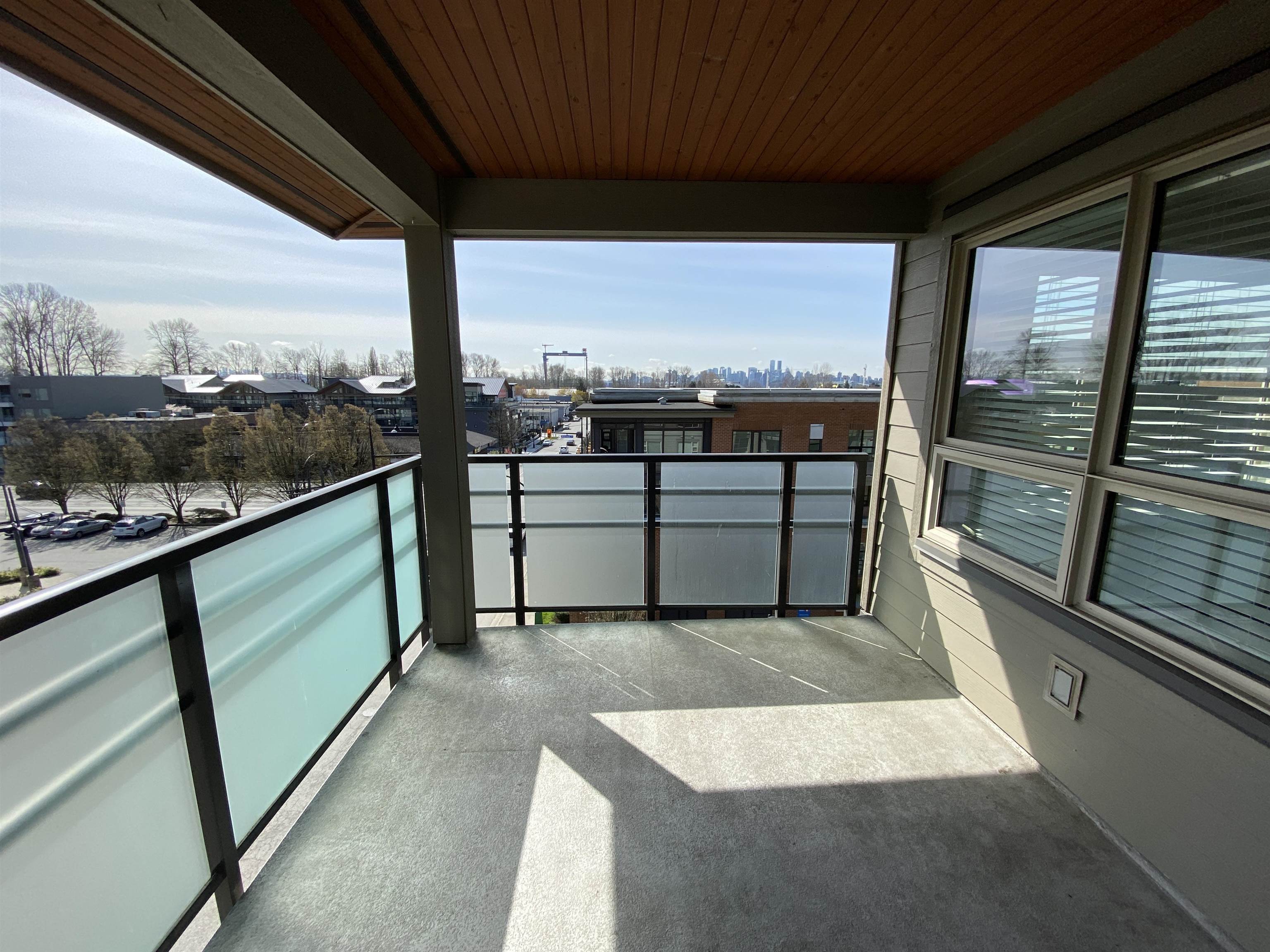 1679 Lloyd Avenue #509, North Vancouver, BC V7P 0A9