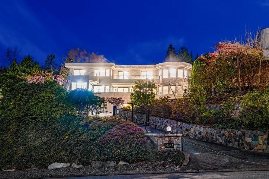 2523 Westhill Drive, West Vancouver, BC V7S 3A3