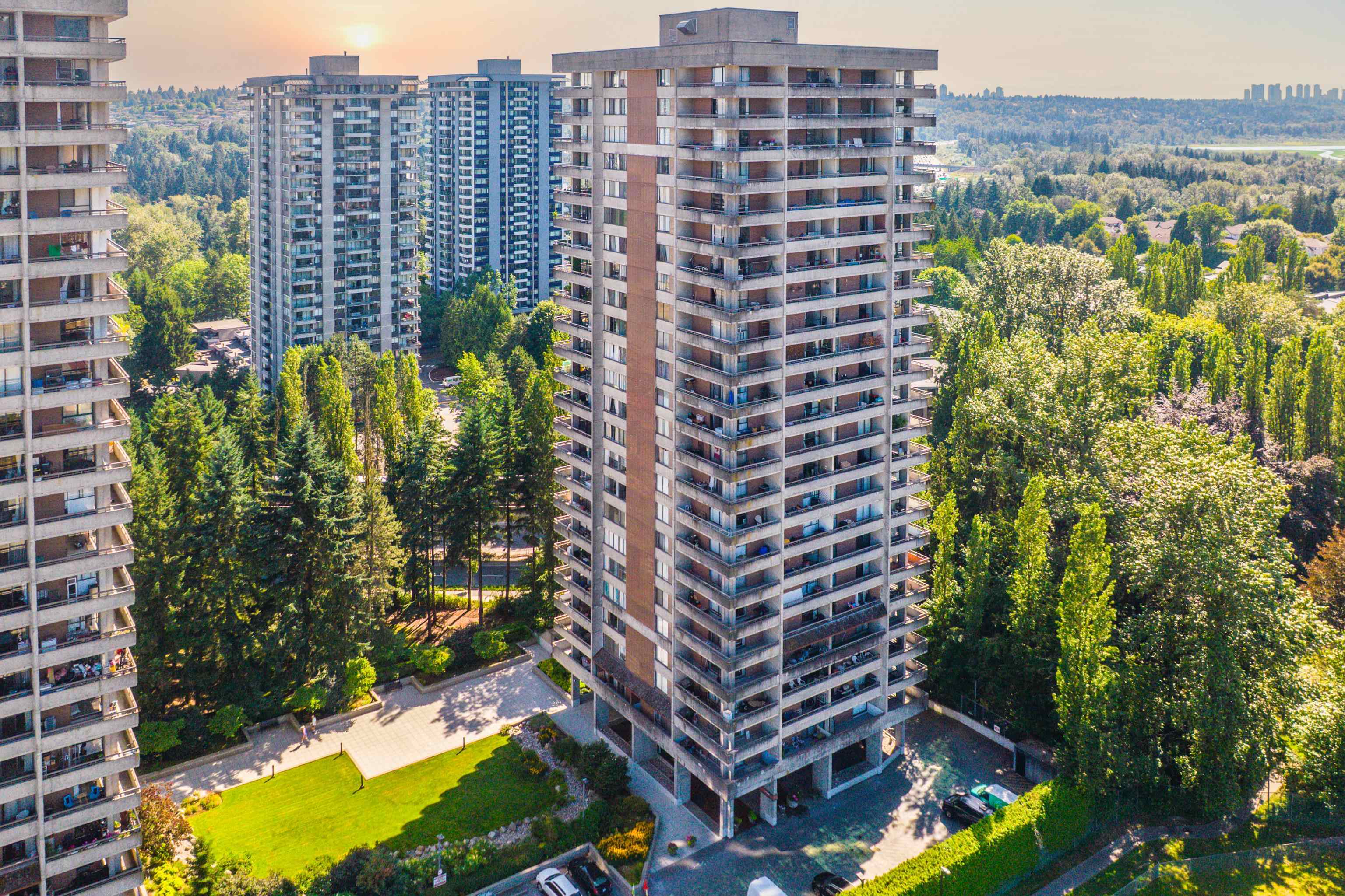 3737 Bartlett Court #303, Burnaby, BC V3J 7E3