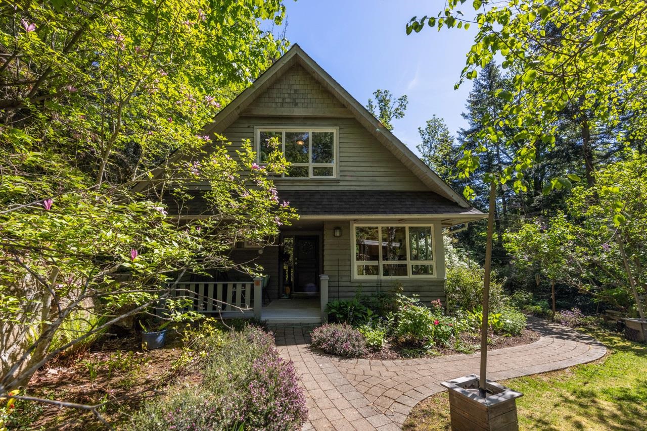 576 Cates Hill Road, Bowen Island, BC V0N 1G2