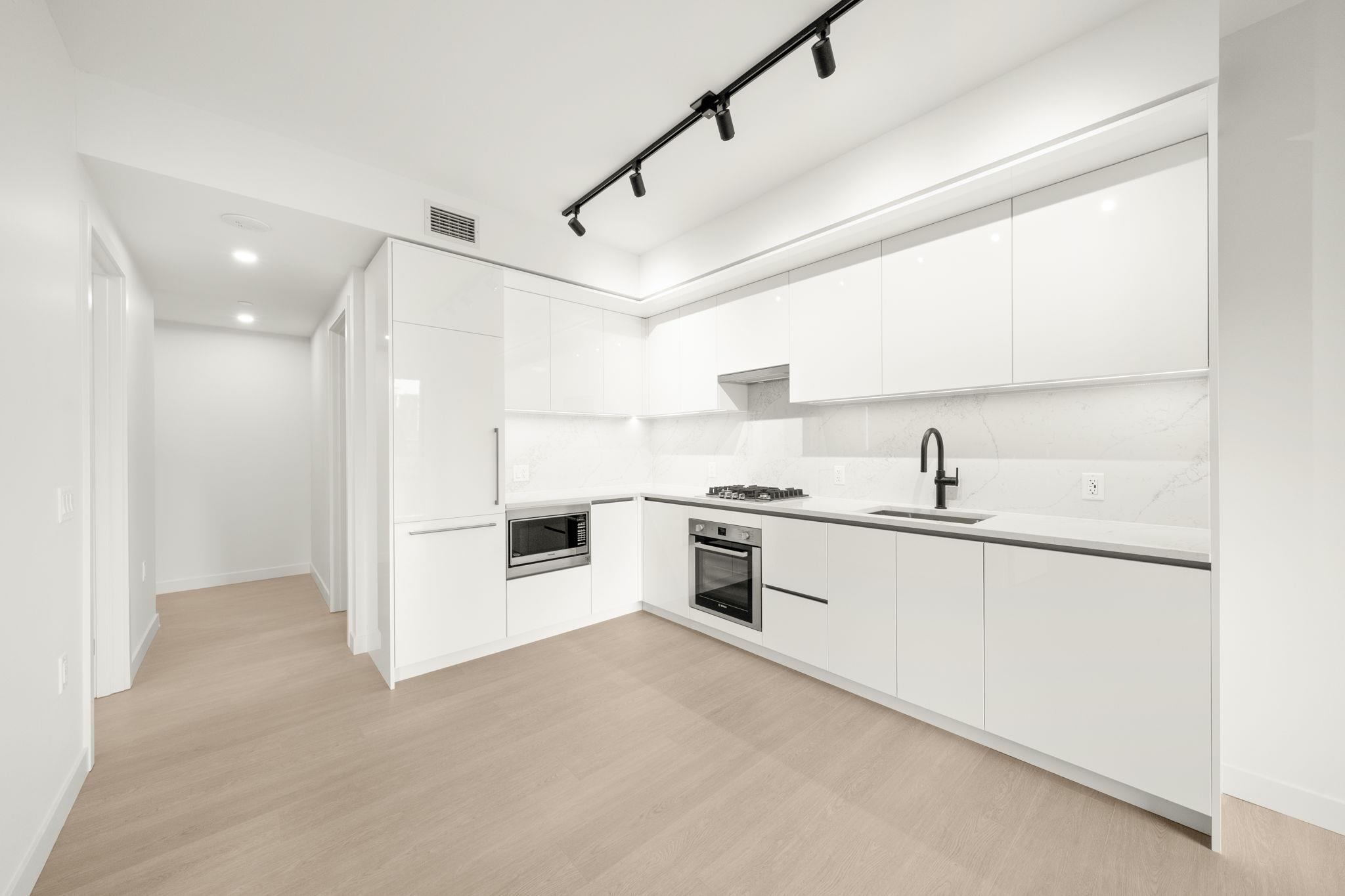 5987 Wilson Avenue #201, Burnaby, BC V5H 2R3