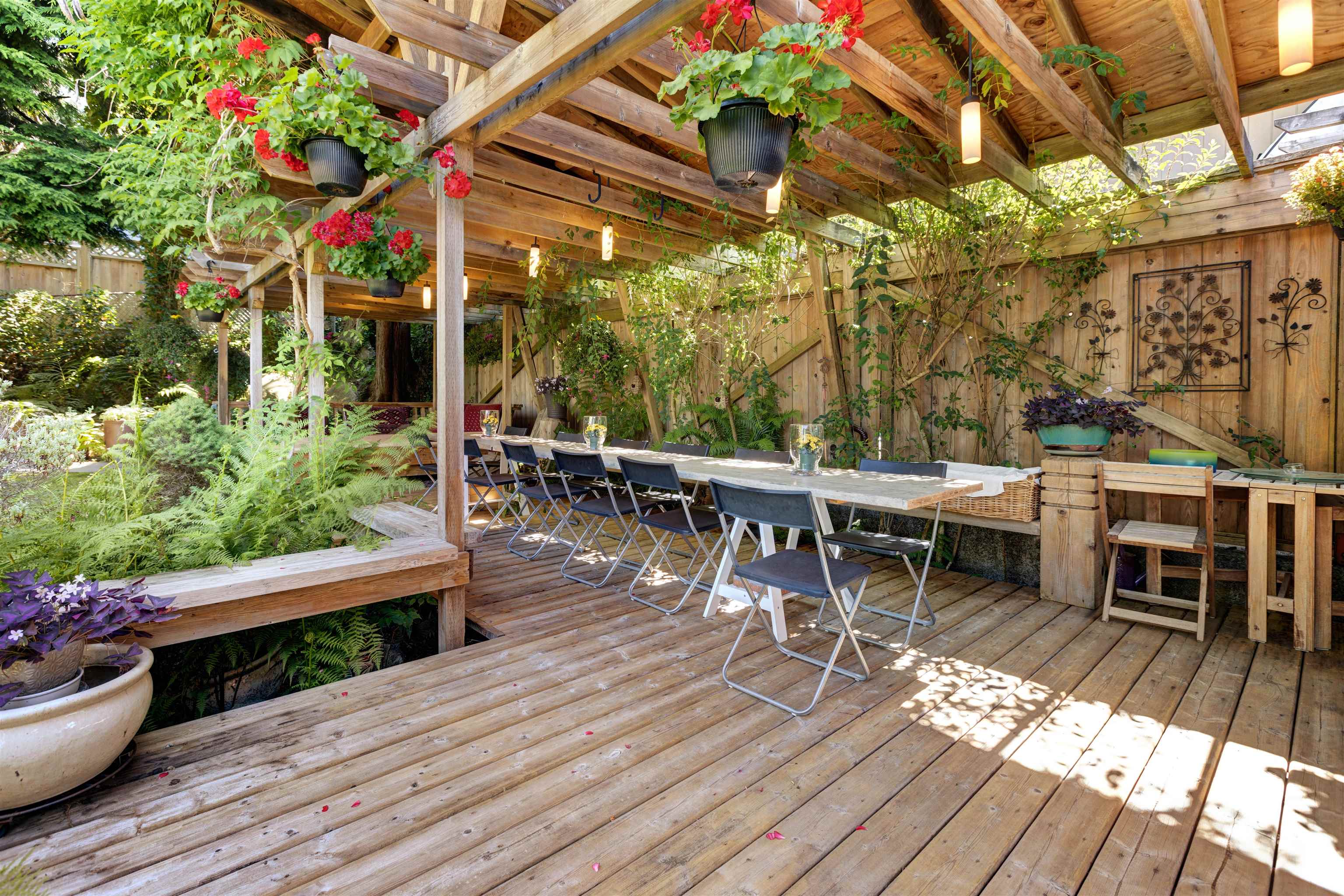 670 Montroyal Boulevard, North Vancouver, BC V7R 2G3