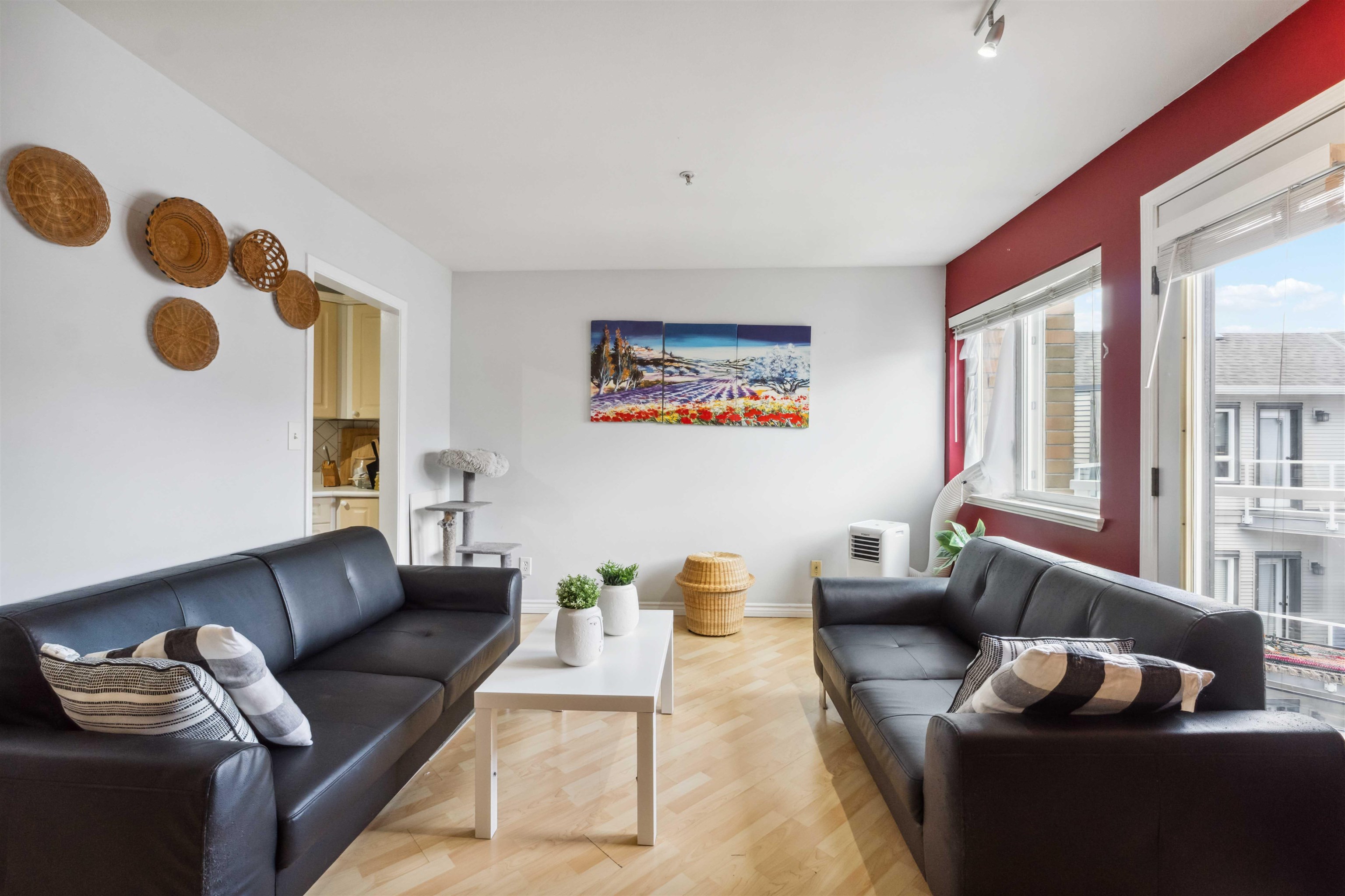 8142 120a Street #402, Surrey, BC V3W 0N1