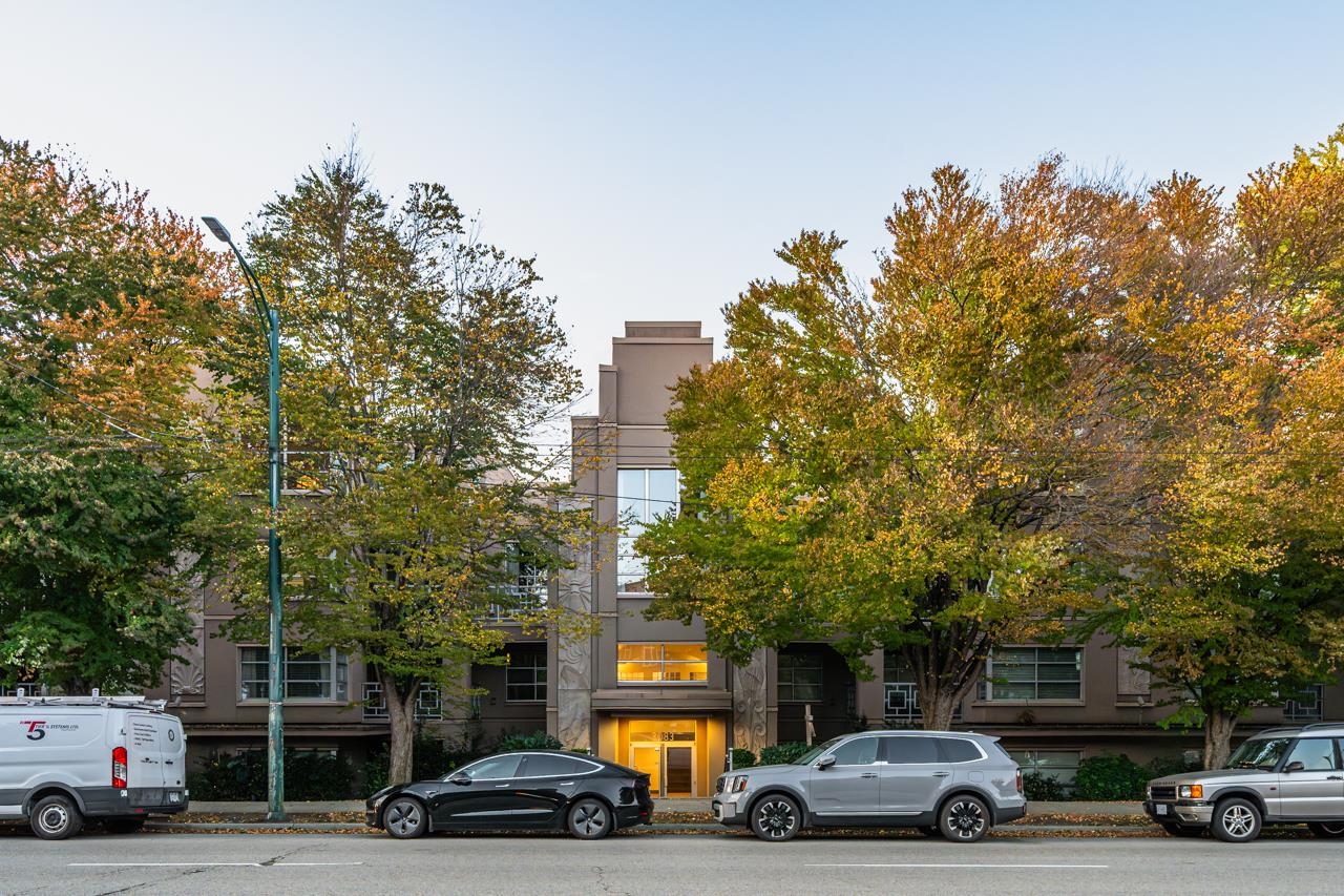 3083 West 4th Avenue #403, Vancouver, BC V6K 1R5