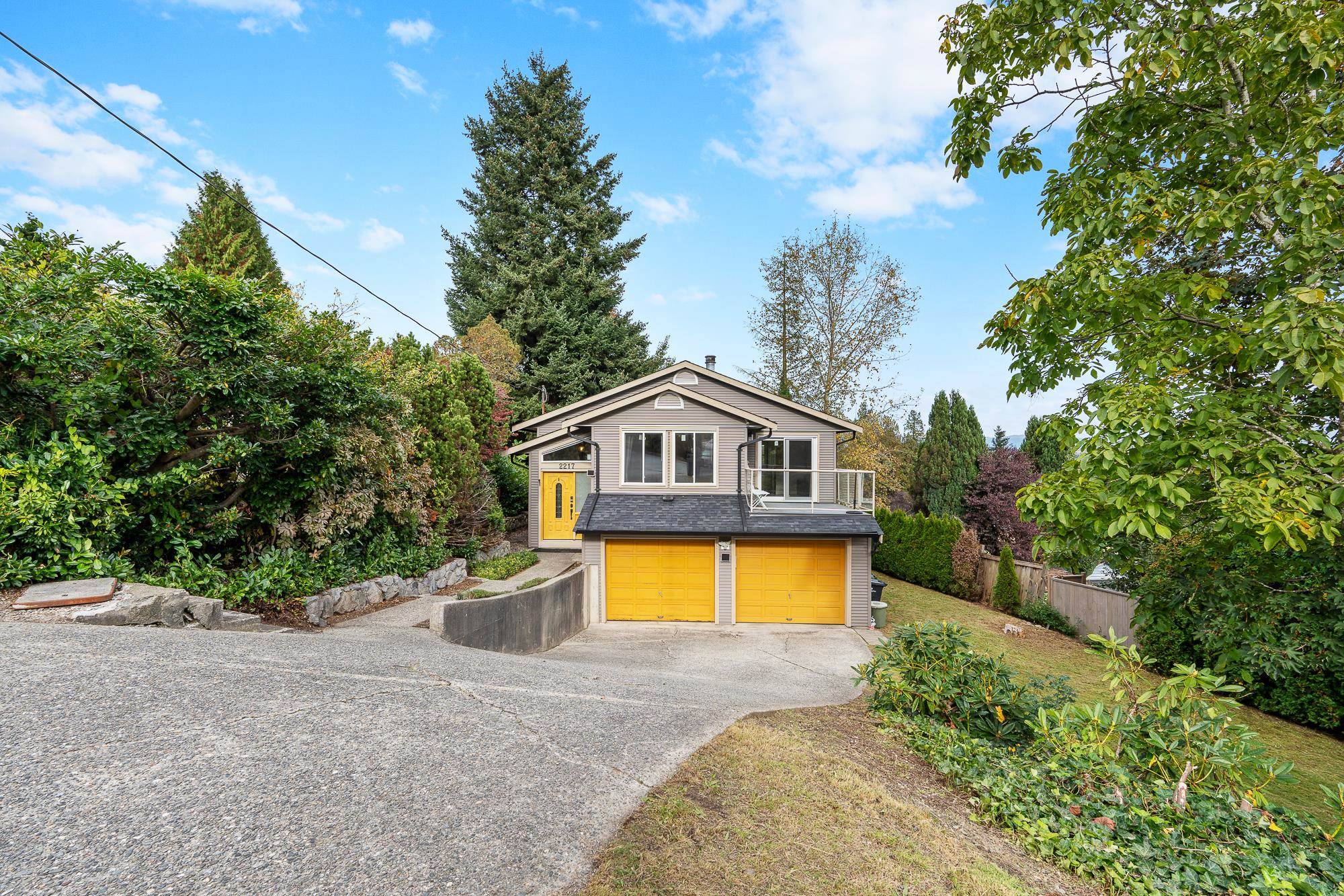 2217 Hillside Avenue, Coquitlam, BC V3K 1L3