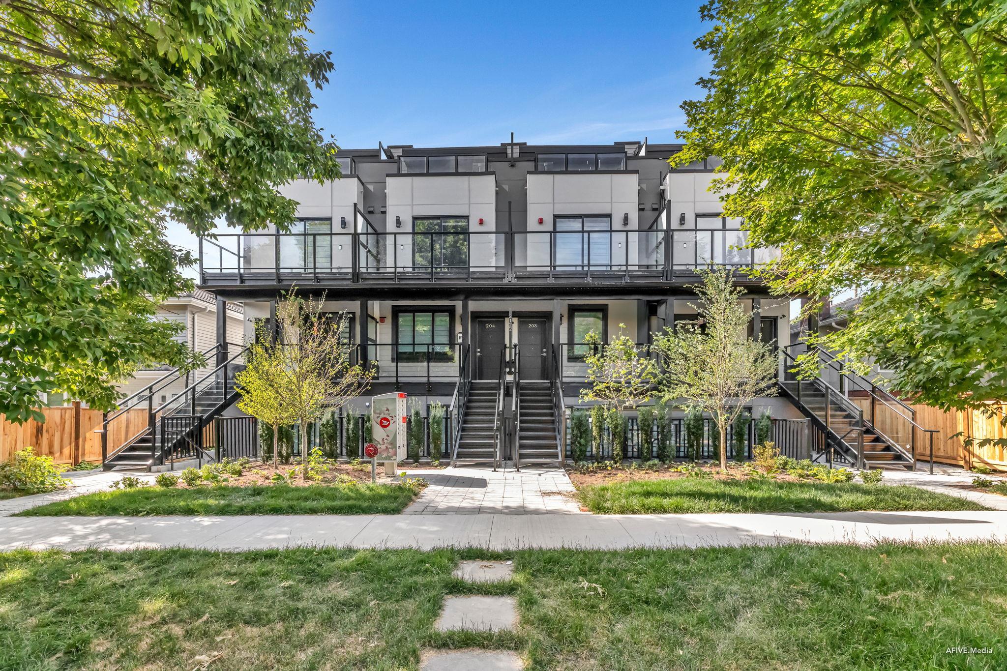 2122 East 32nd Avenue #102, Vancouver, BC V5N 3B9