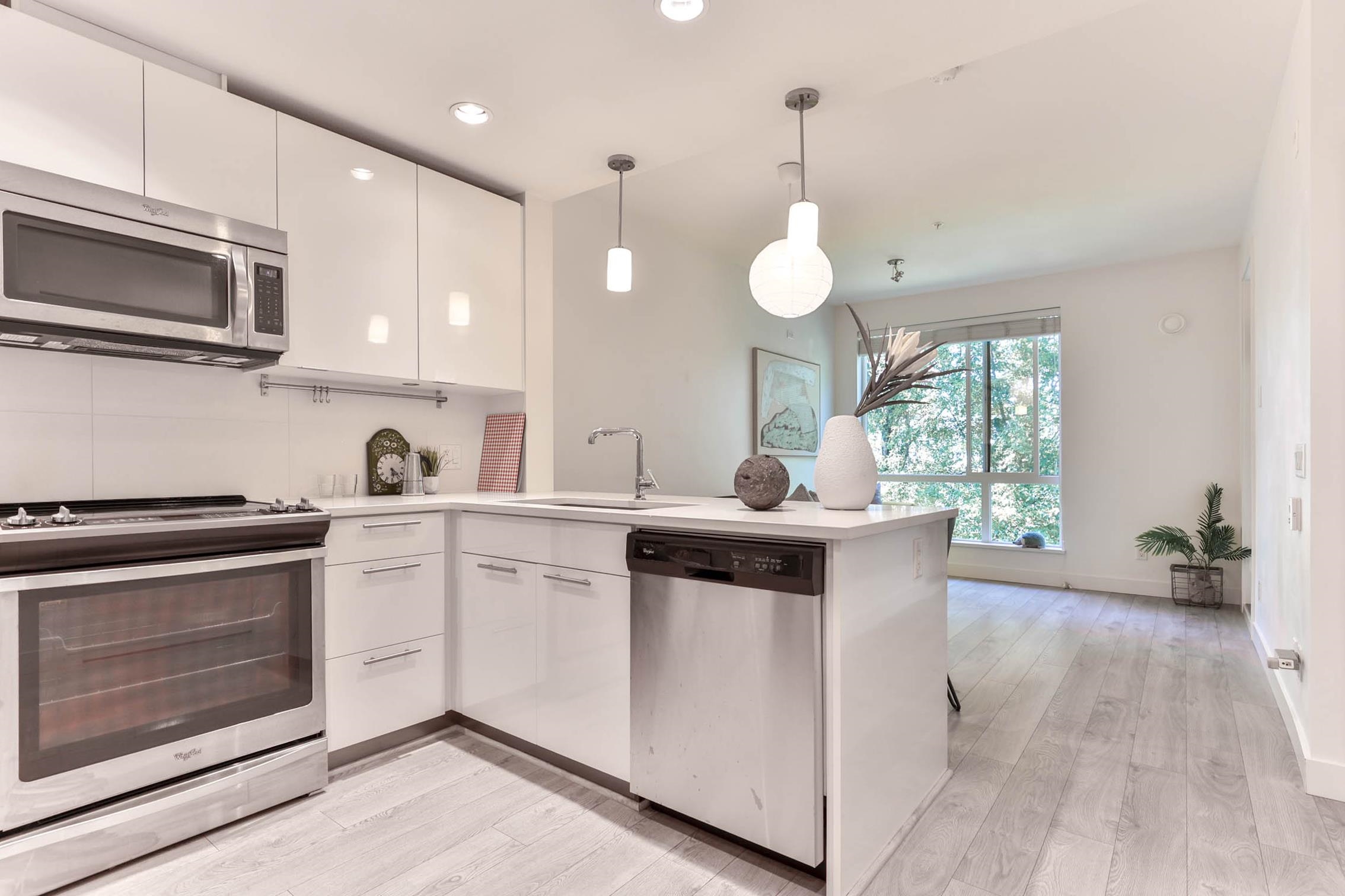 723 3rd Street West #527, North Vancouver, BC V7M 0E4