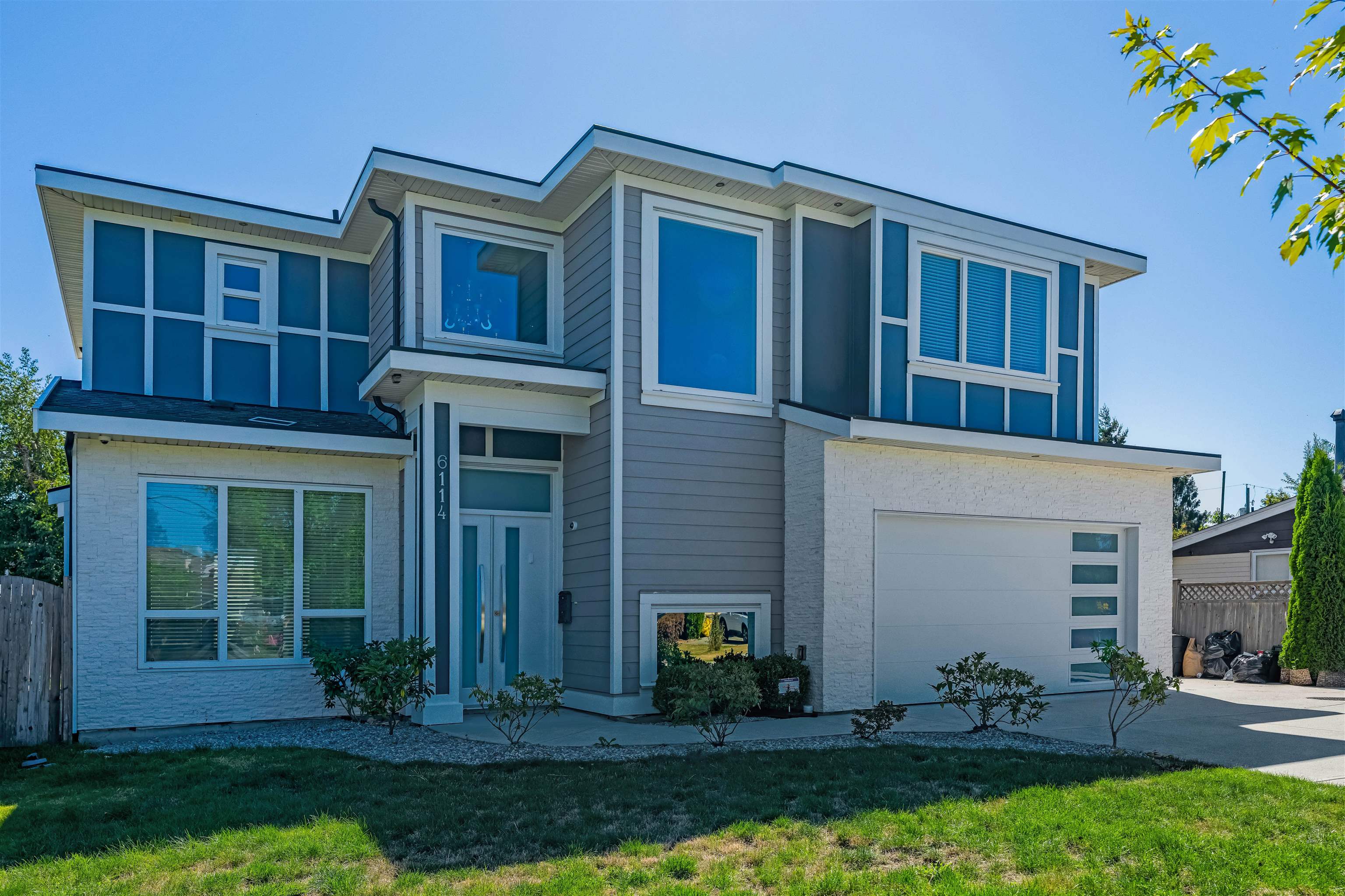 49b Avenue, Delta, BC V4K 1Z8