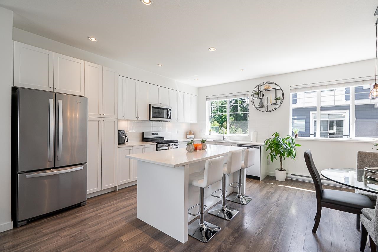 16678 25 Ave #13, Surrey, BC V2Z 0Z2