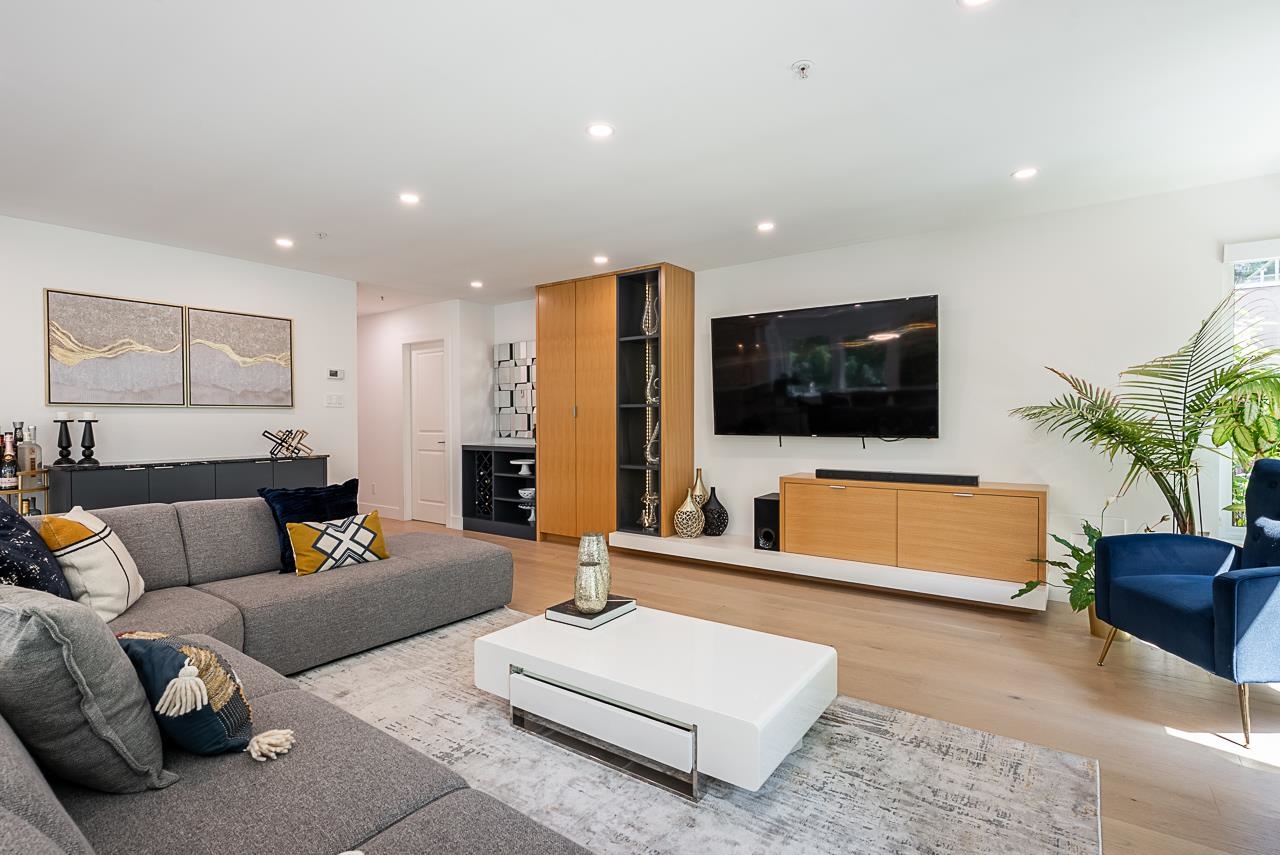 2425 Edgemont Boulevard #unit 11, North Vancouver, BC V7P 2L2