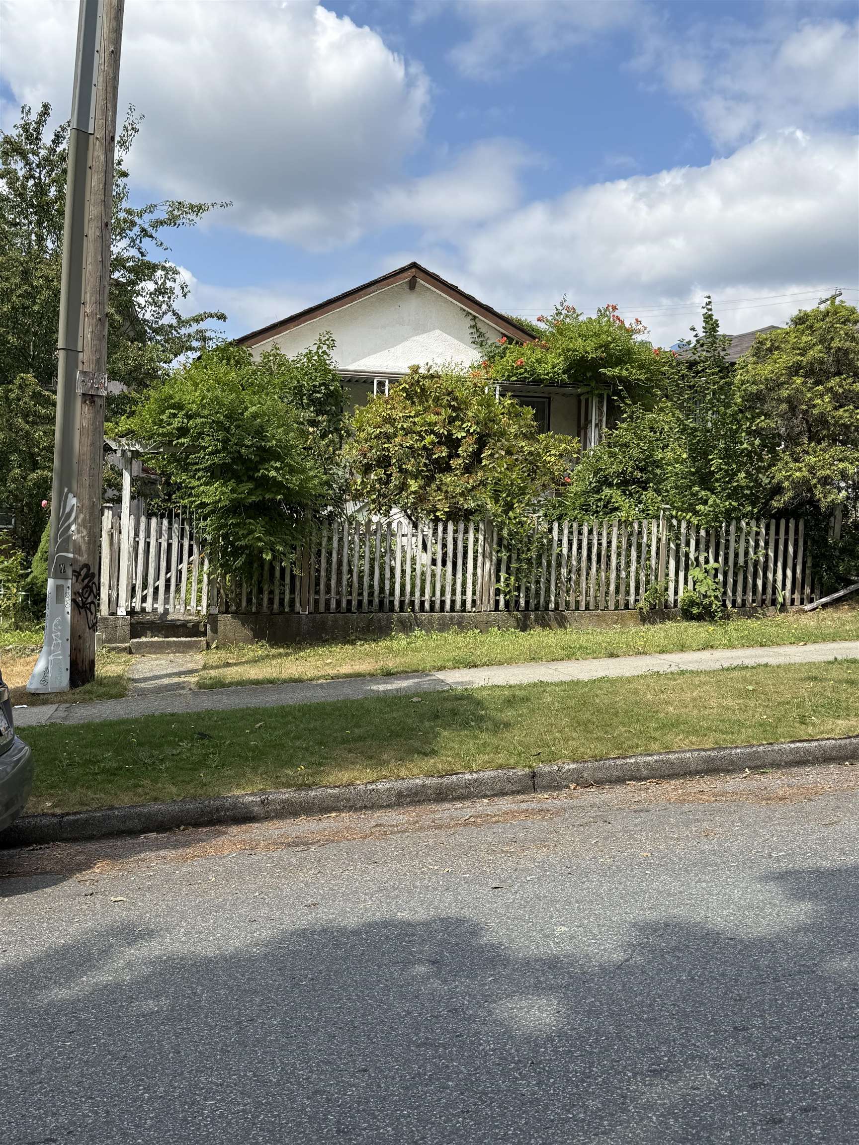 3409 East Pender Street, Vancouver, BC V5K 2C9