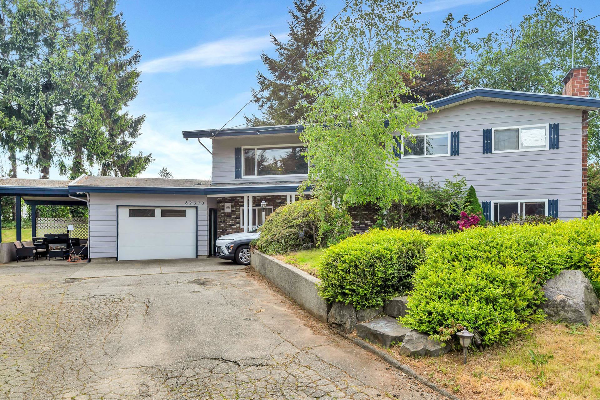 32670 Avalon Crescent, Abbotsford, BC V2T 3S6