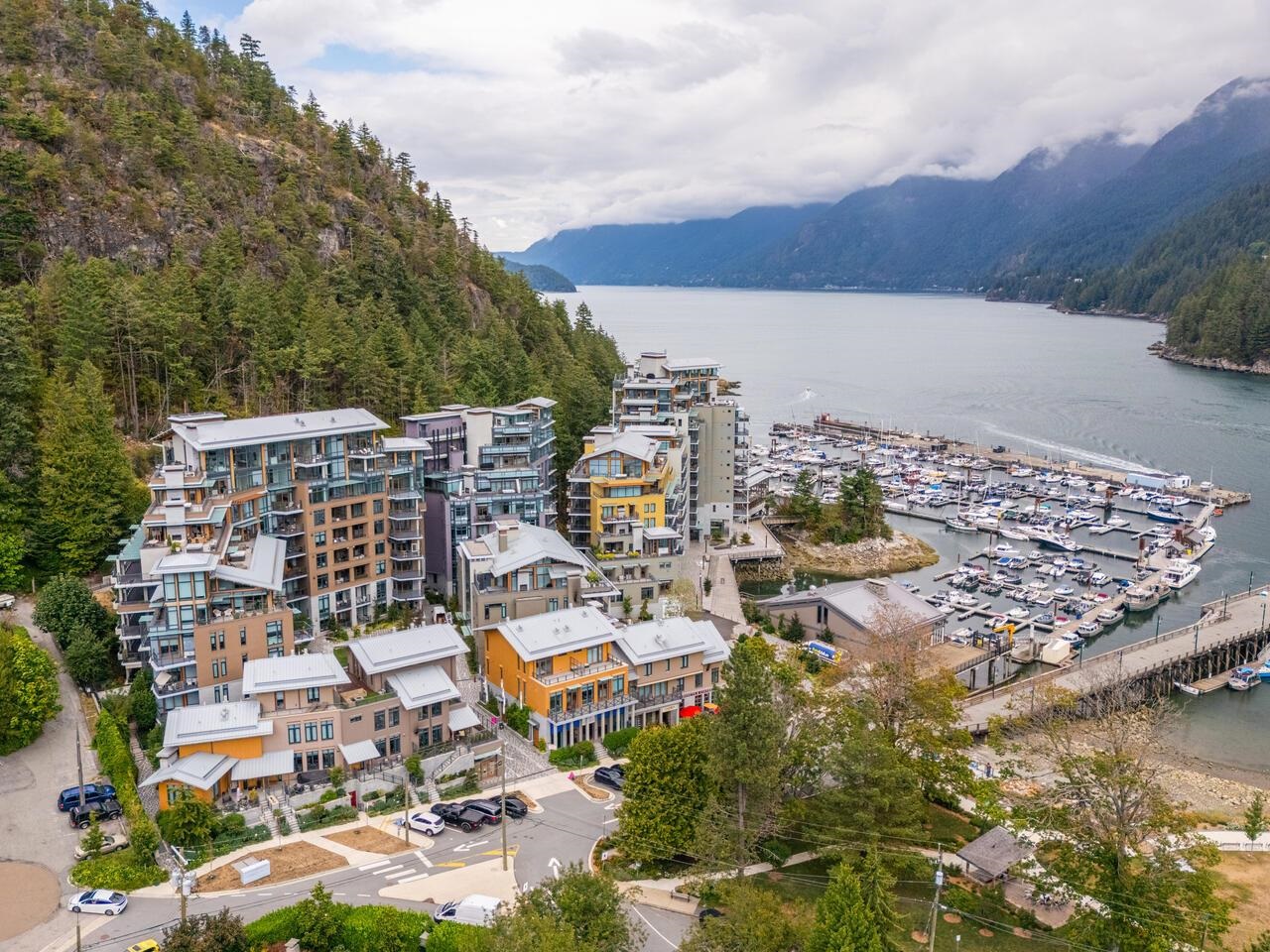 6707 Nelson Ave #309, West Vancouver, BC V7W 0A4