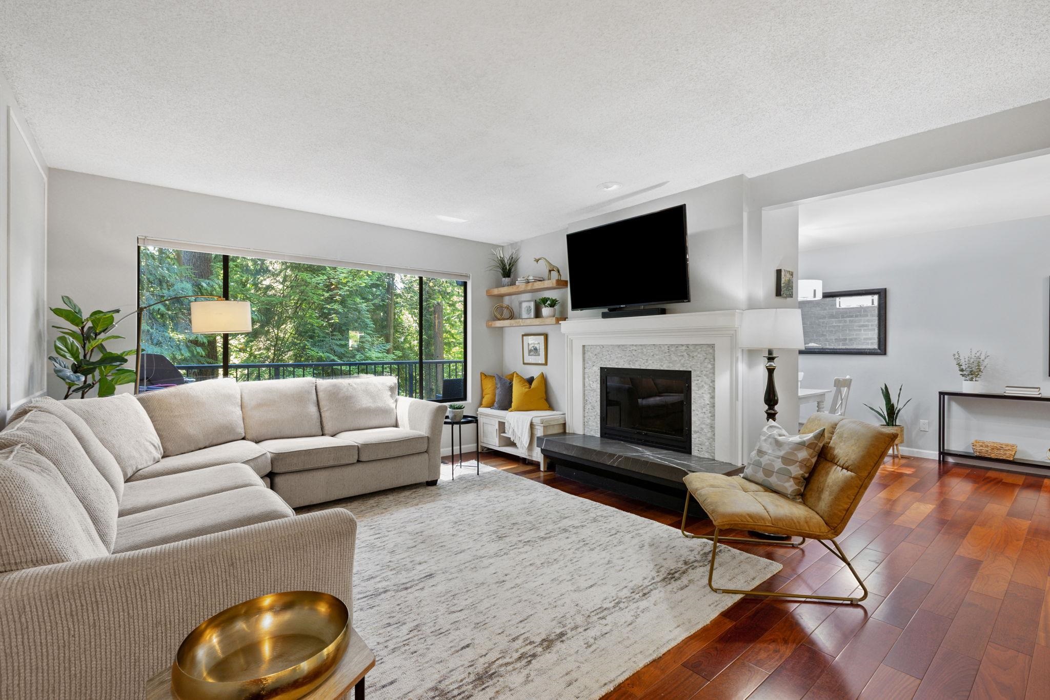 887 Frederick Road, North Vancouver, BC V7K 2Y5