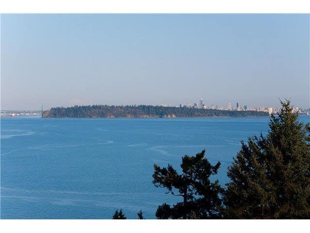 3699 Sunset Lane, West Vancouver, BC V7V 0A9