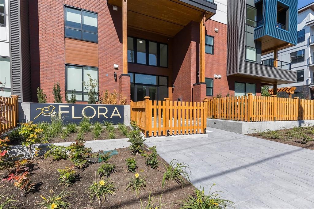 20286 72b Ave #404, Langley, BC V2Y 3X4