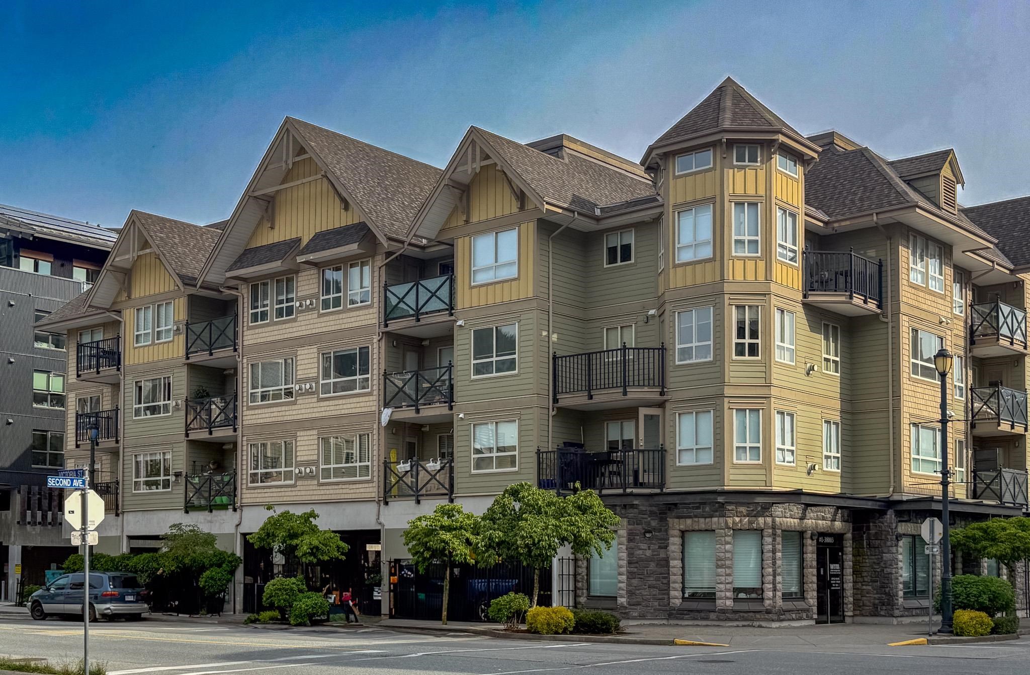 38003 2 Avenue #305, Squamish, BC V8B 0C4