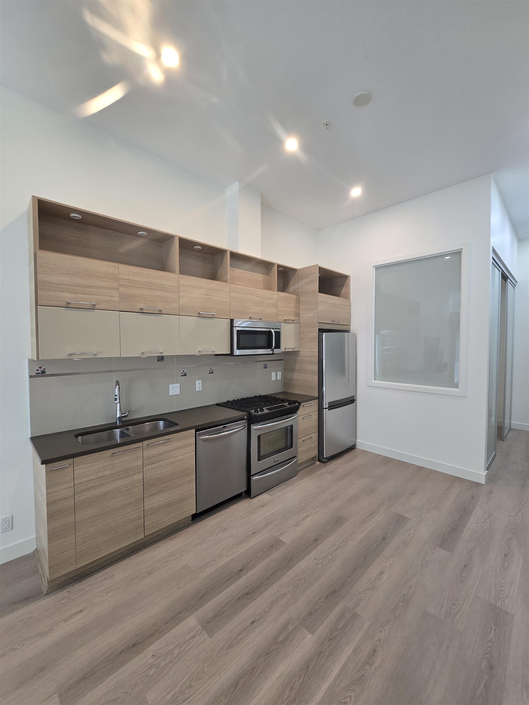 9150 University High Street #5, Burnaby, BC V5A 0C5