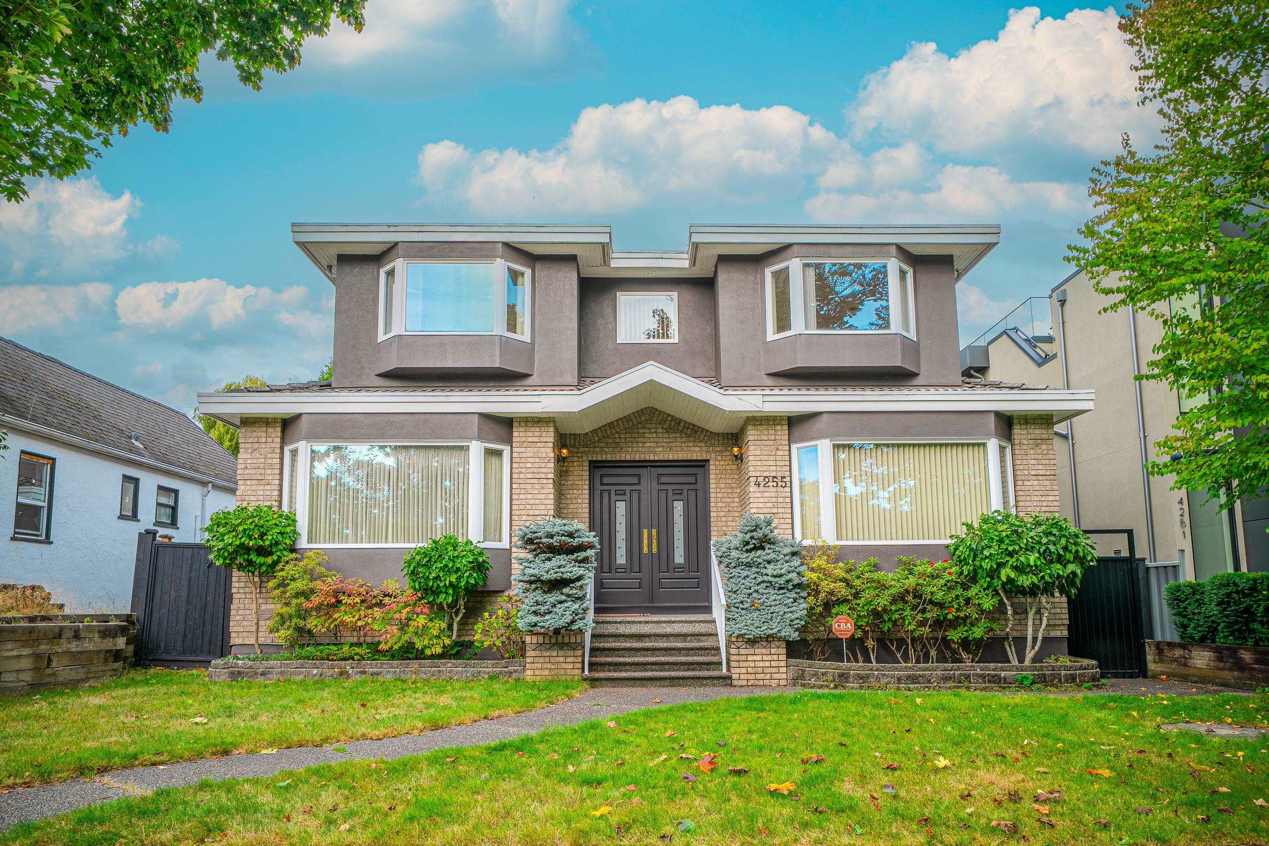 4255 West 15th Avenue, Vancouver, BC V6R 3A7