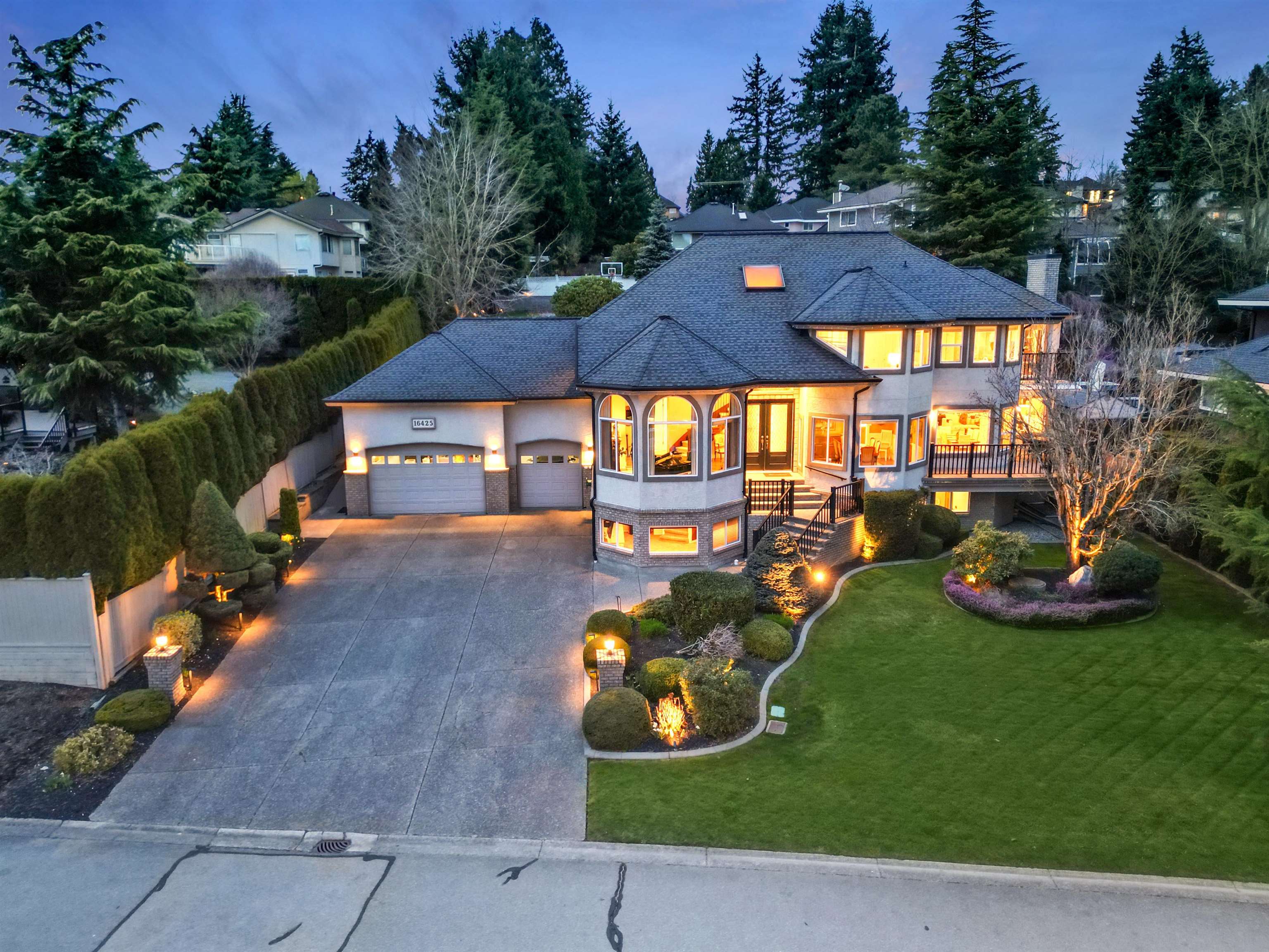 77 Avenue, Surrey, BC V4N 0L5