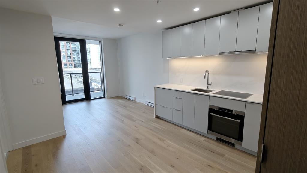 239 Keefer Street #602, Vancouver, BC V6A 1X6