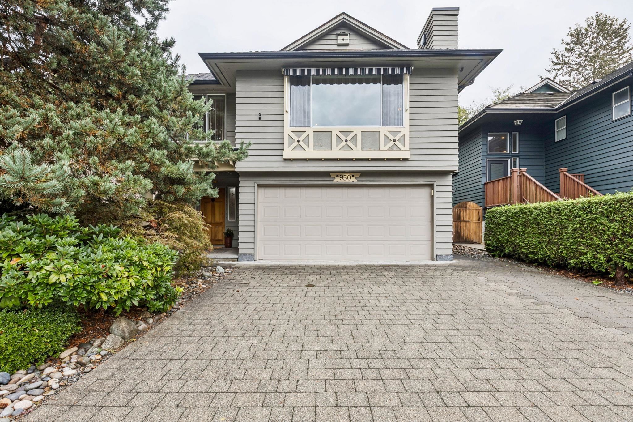 950 Roche Point Drive, North Vancouver, BC V7H 2T7