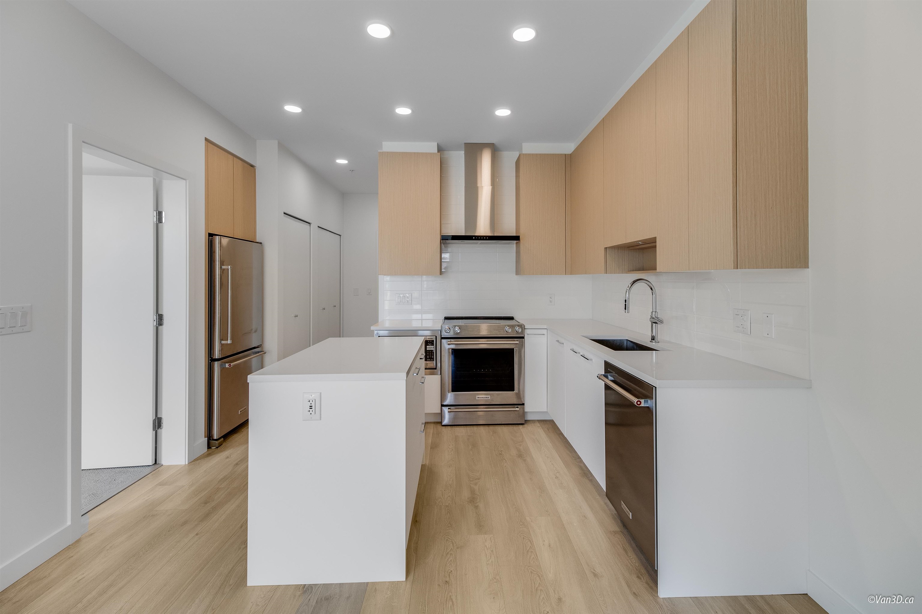7599 15th Street #312, Burnaby, BC V3N 0H9
